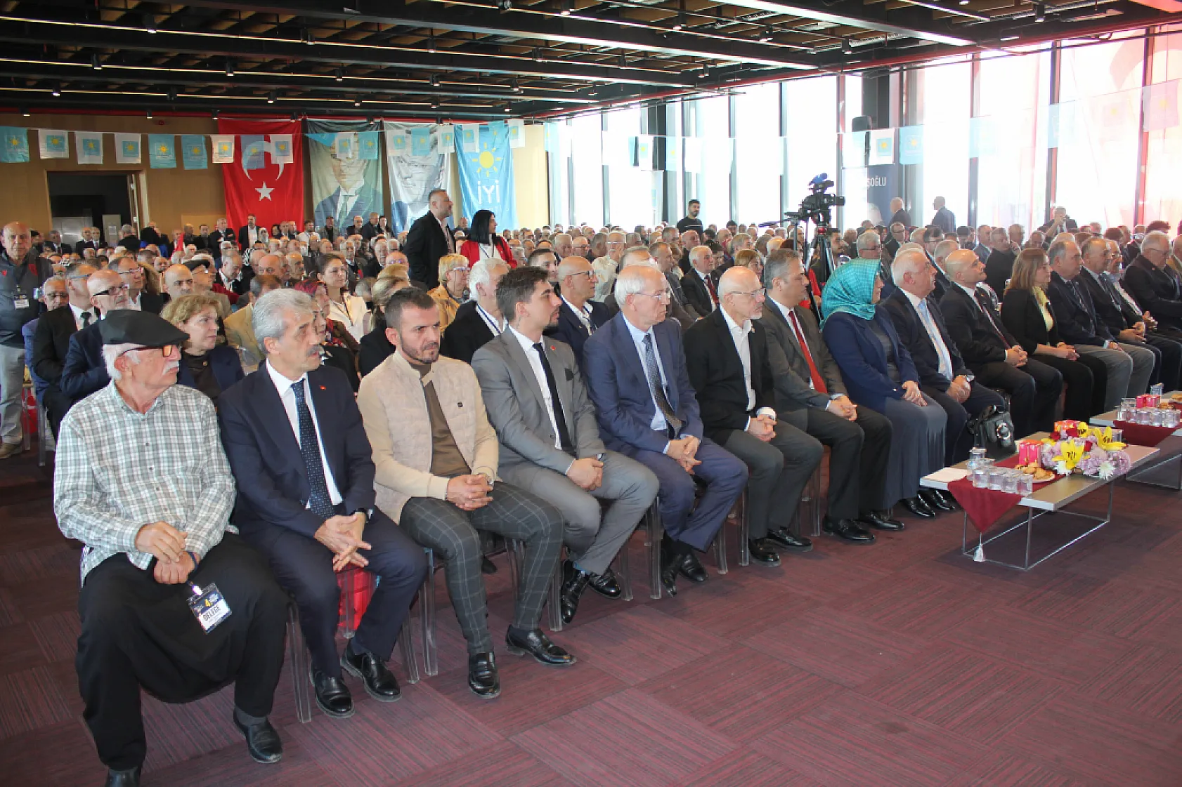İYİ Parti başkanını seçiyor