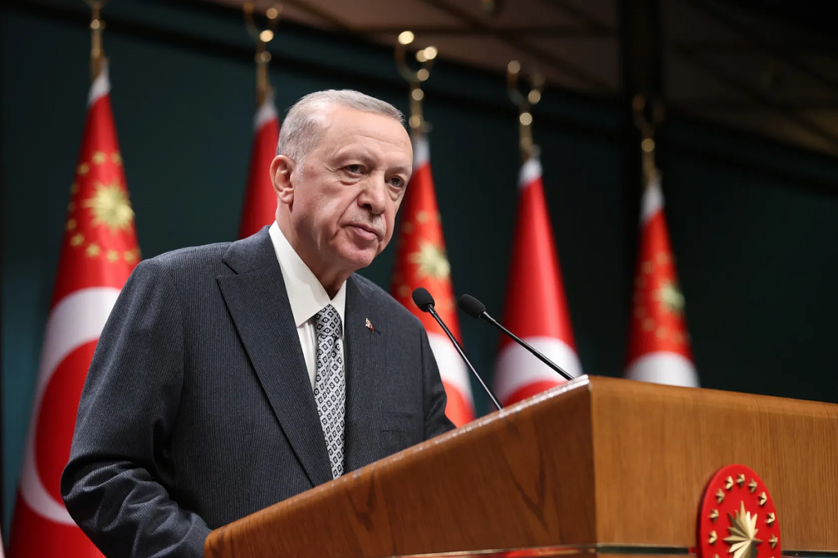 Milyonlarca emeklinin beklediği o büyük müjde geldi! Erdoğan açıkladı: Hesaplara o tarihte yatıyor!
