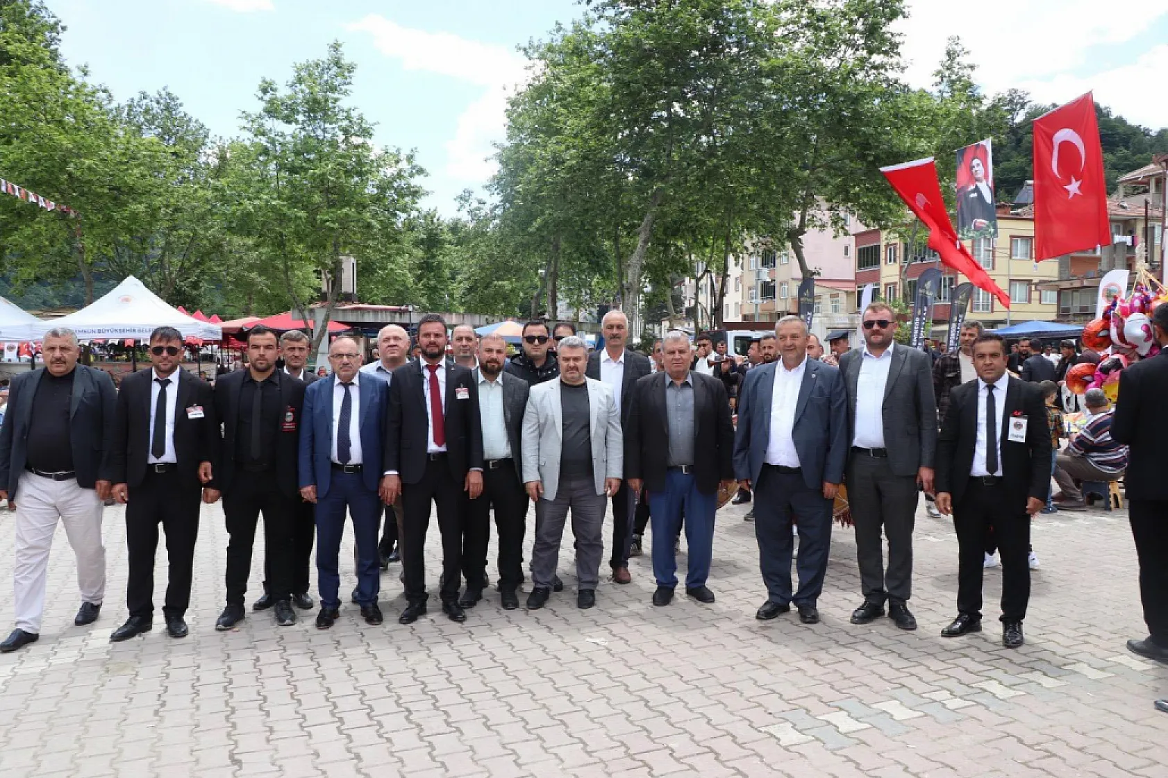 Kağıt ve Yıldızdoğan büyüledi