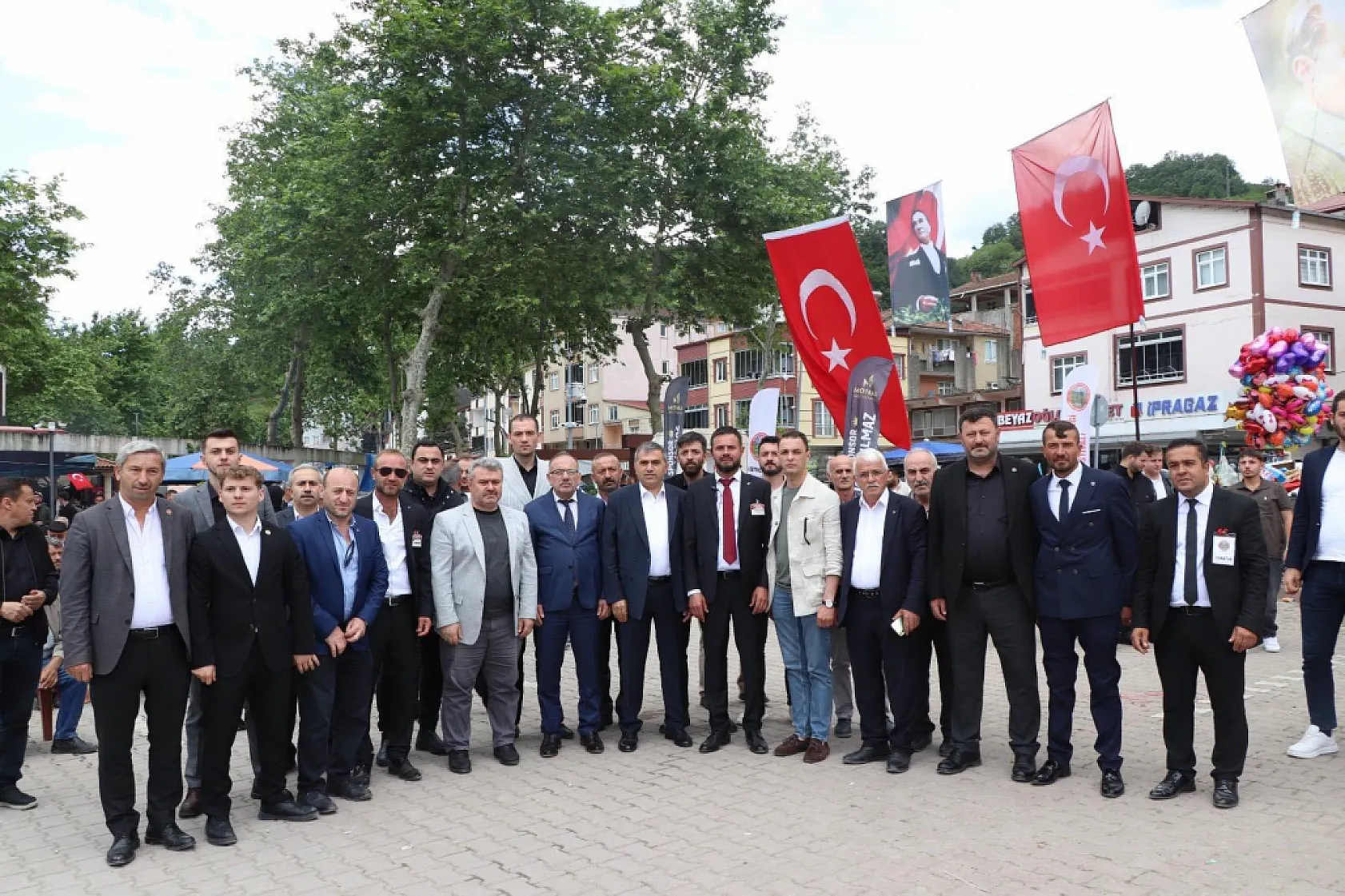 Kağıt ve Yıldızdoğan büyüledi