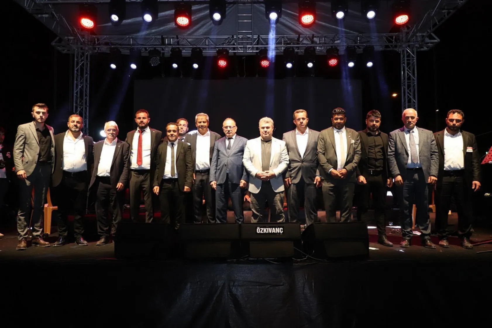 Kağıt ve Yıldızdoğan büyüledi