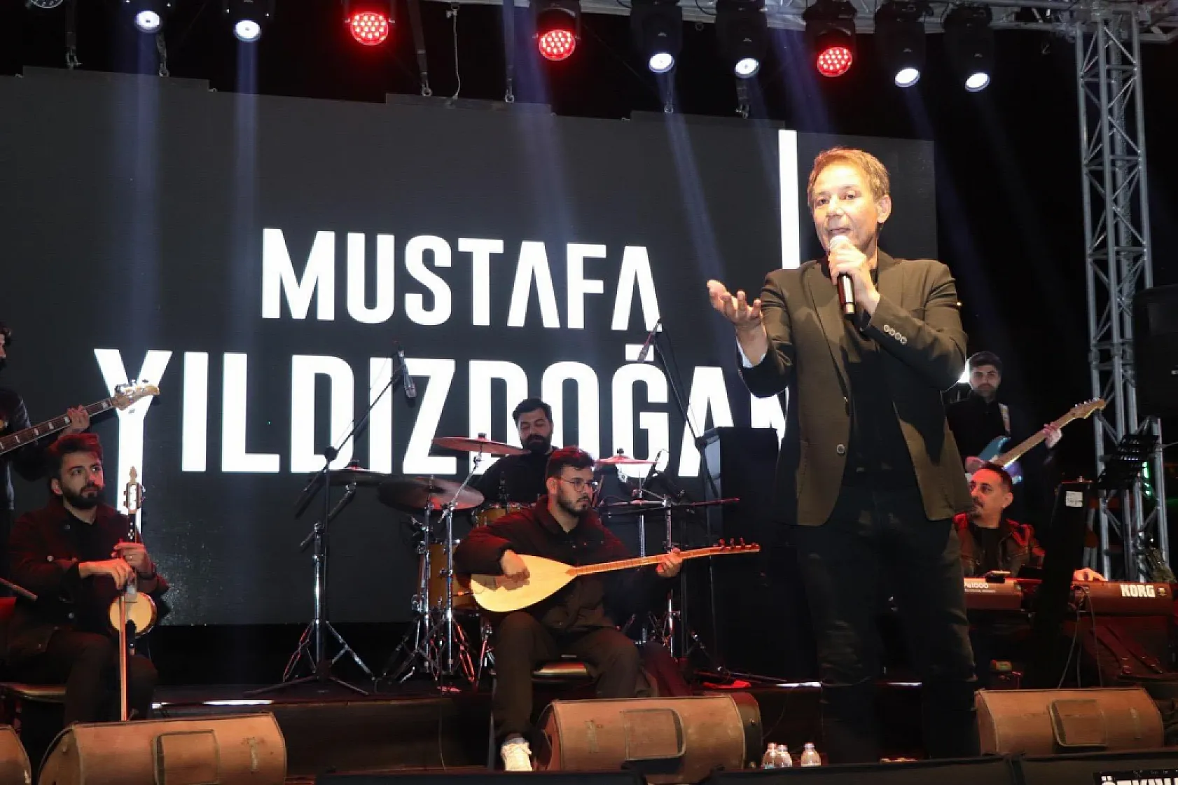 Kağıt ve Yıldızdoğan büyüledi
