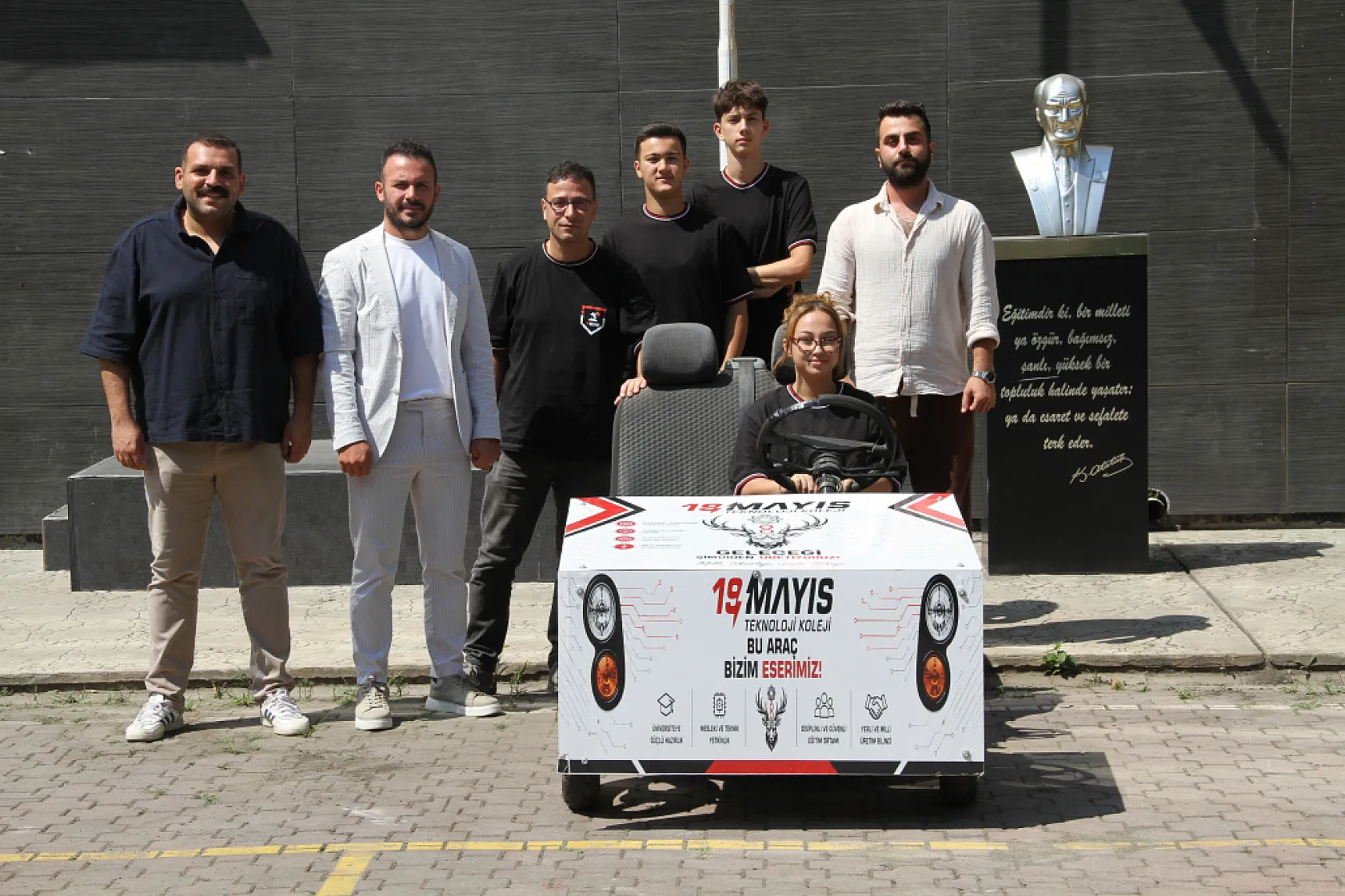 Samsun Çarşamba'da öğrenciler hurda malzemelerden elektrikli araç üretti