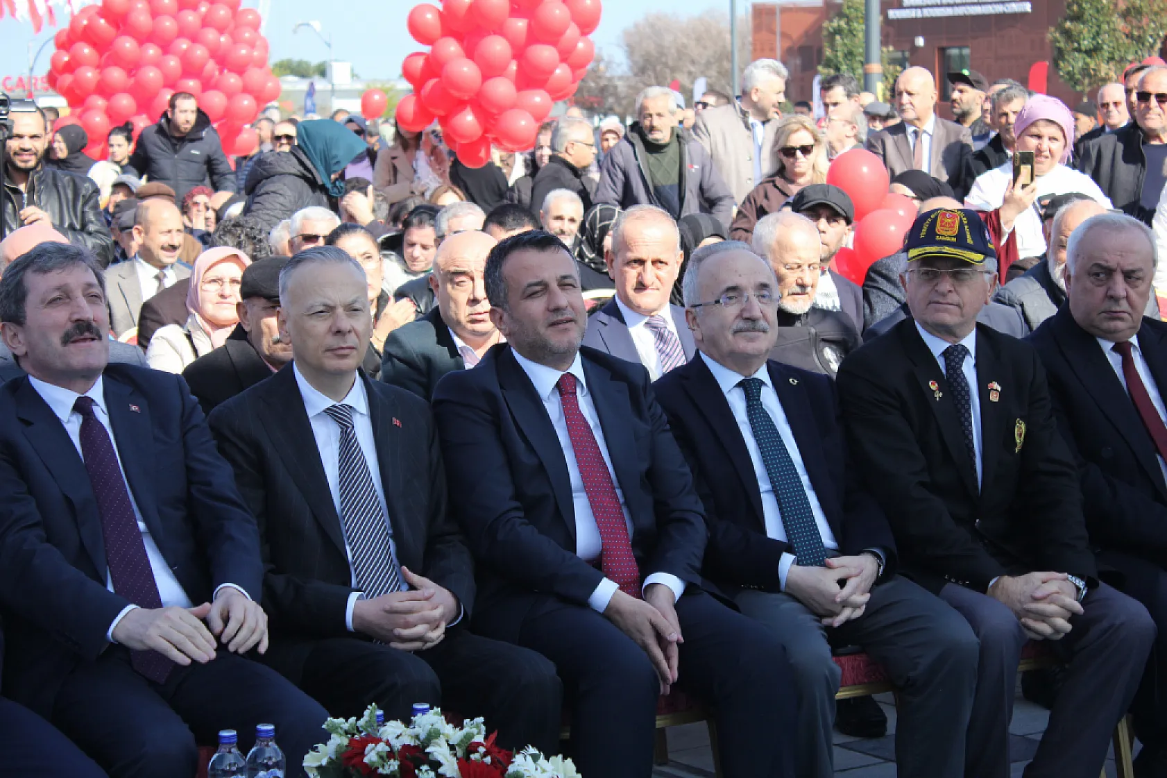 Büyük gün geldi İstiklal meydanı ve Astorya açıldı