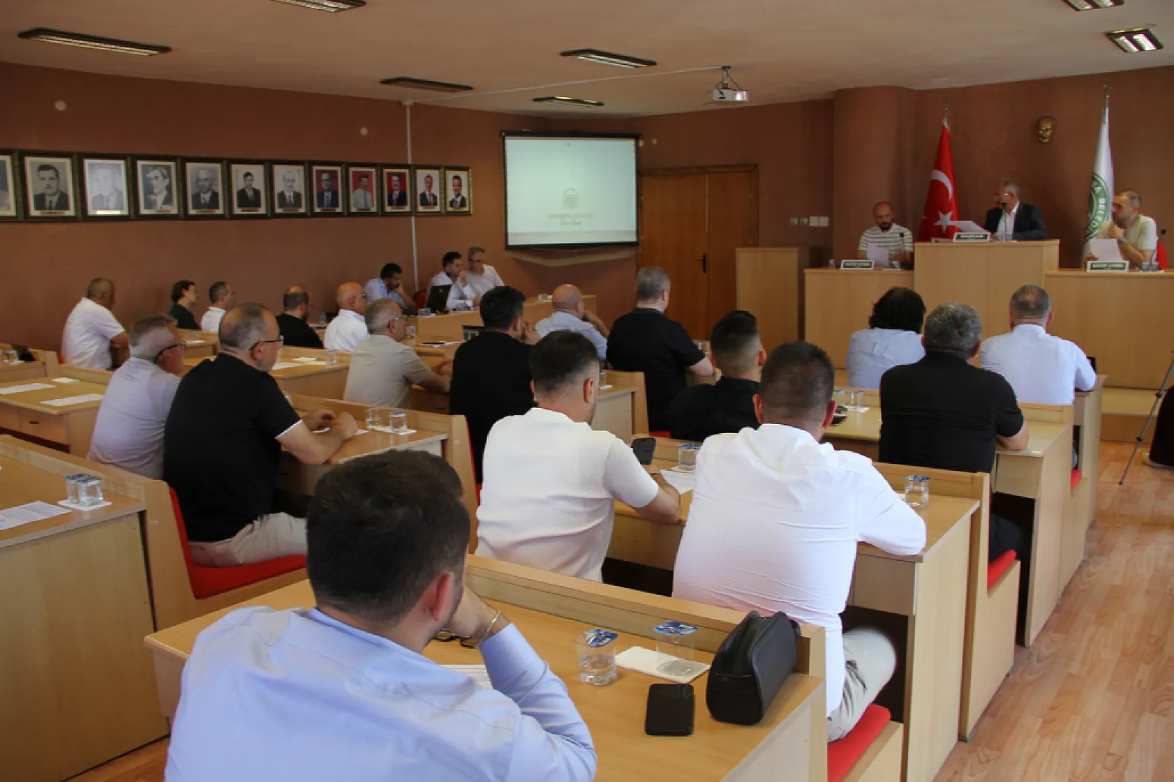 Çarşamba Belediye Meclisinde Kırsal Mahalle teklifi komisyona havale edildi