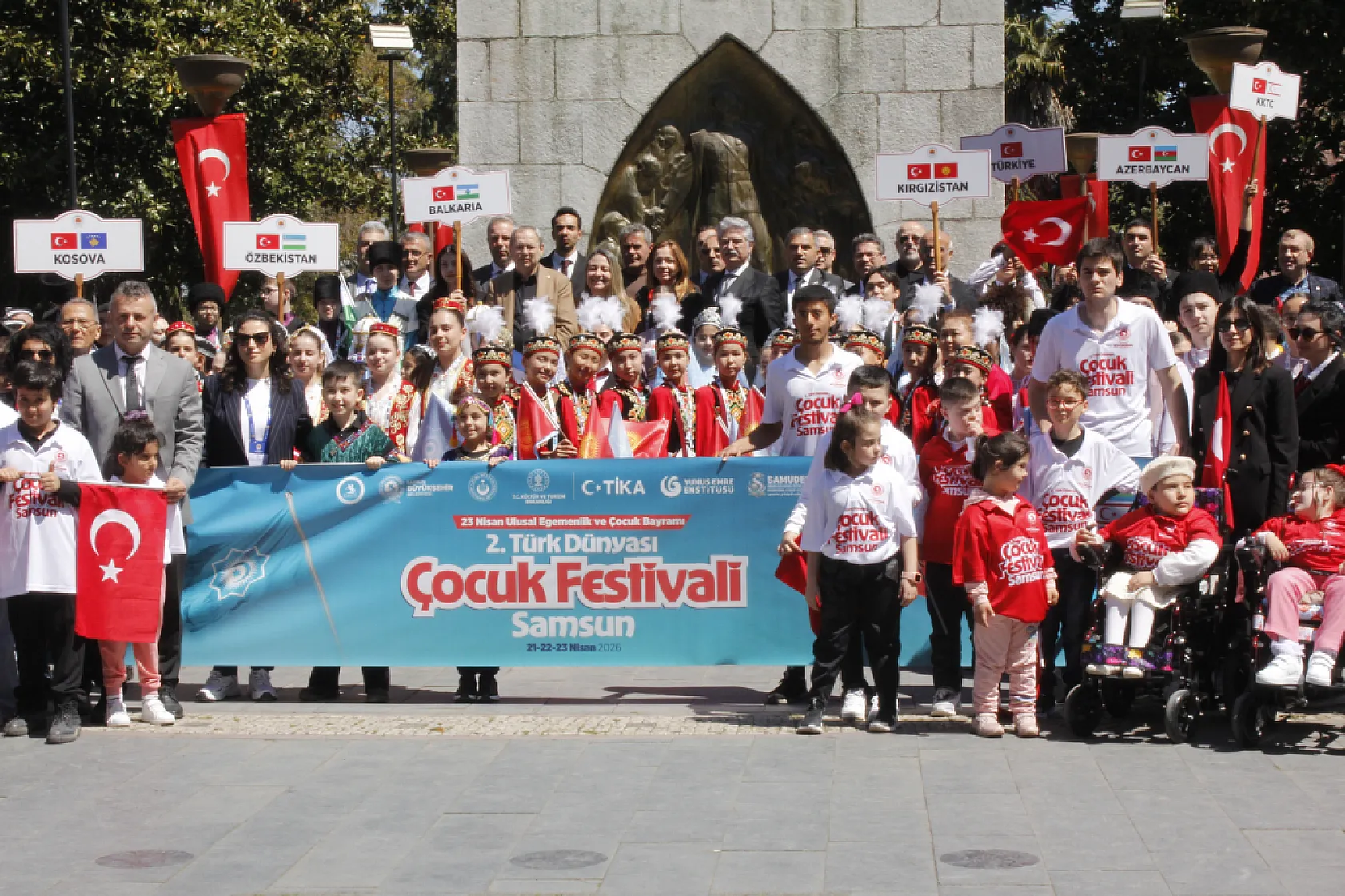 Samsun'da 23 Nisan coşkusu: Türk dünyasının çocukları buluştu