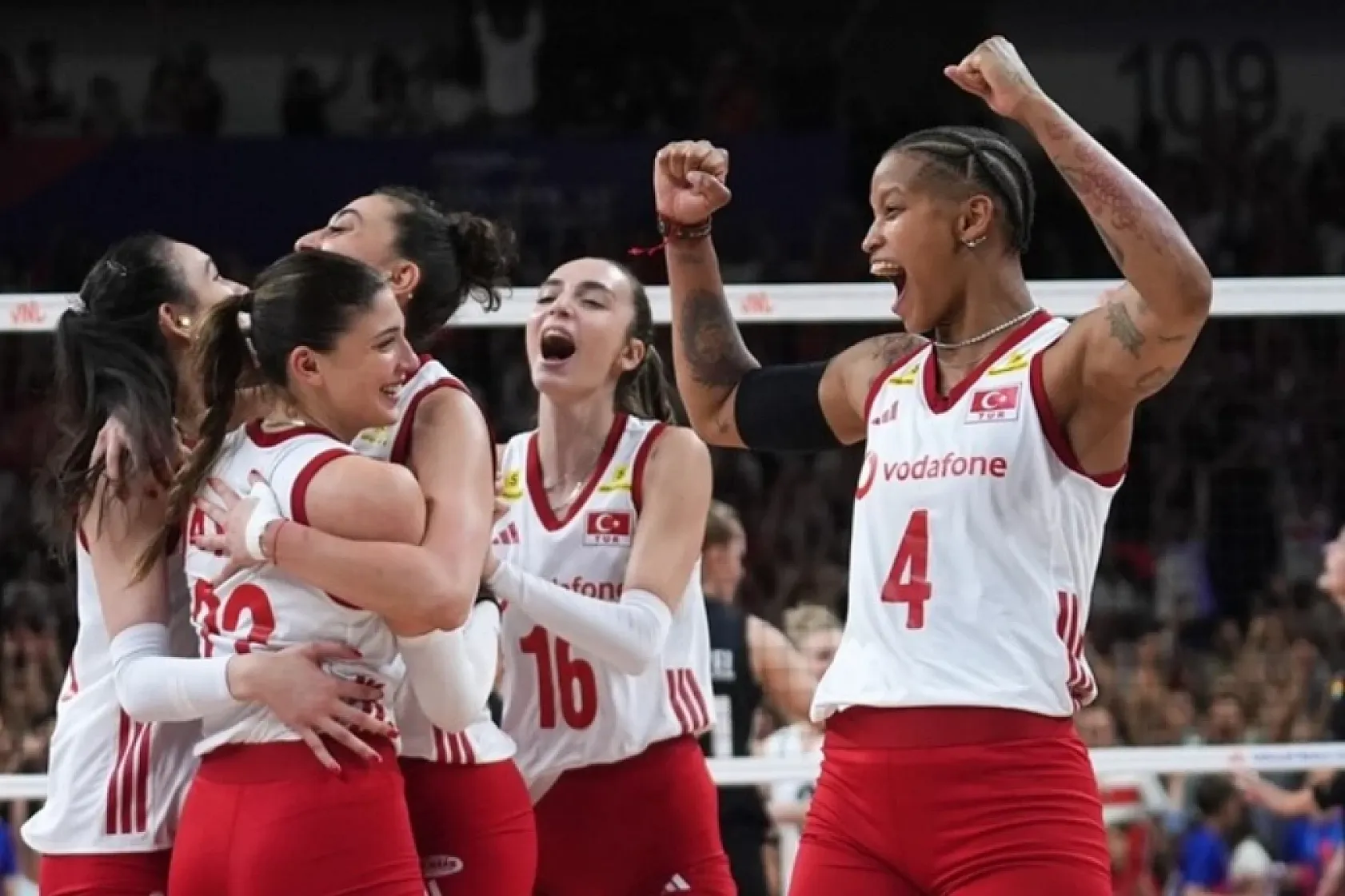 A Milli Kadın Voleybol Takımı, VNL'nin ikinci haftasında 4'te 4 yaptı