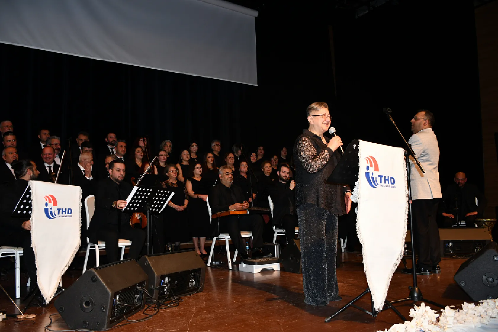 Vezirköprü Tüketici Hakları Derneği Türk Sanat Müziği Korosu'ndan konser