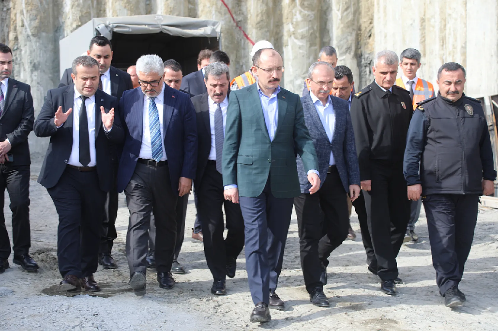 Mehmet Muş'tan Samsun'a 'Batı Çevre Yolu' müjdesi: İlk etap 2027 sonunda açılıyor!