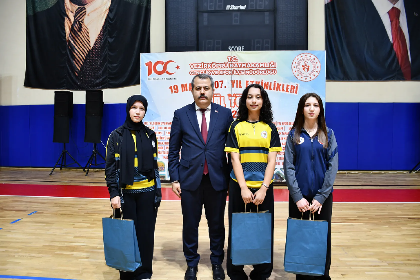 Vezirköprü, Terme ve Salıpazarı'nda 19 Mayıs coşkusu