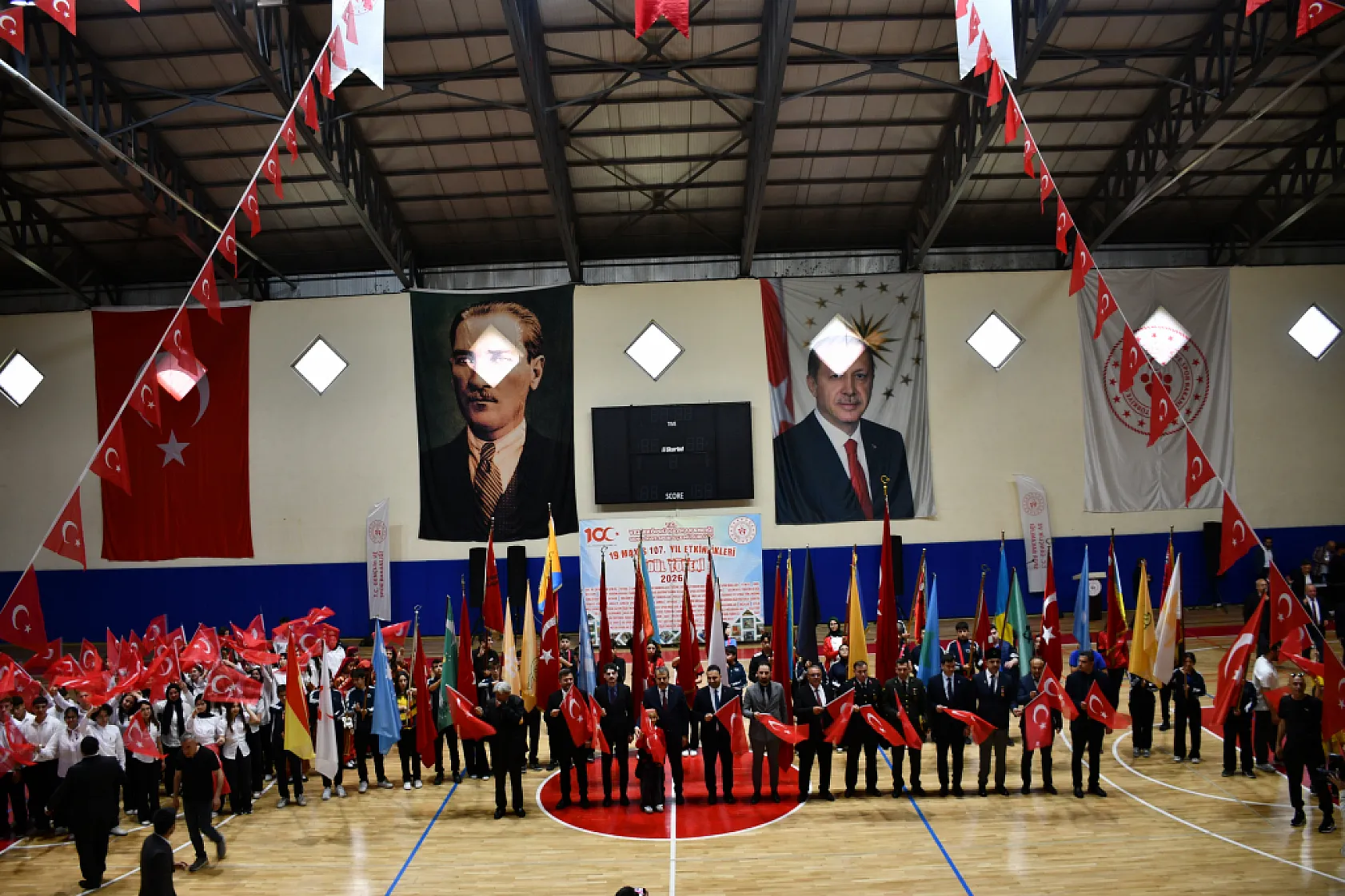 Vezirköprü, Terme ve Salıpazarı'nda 19 Mayıs coşkusu