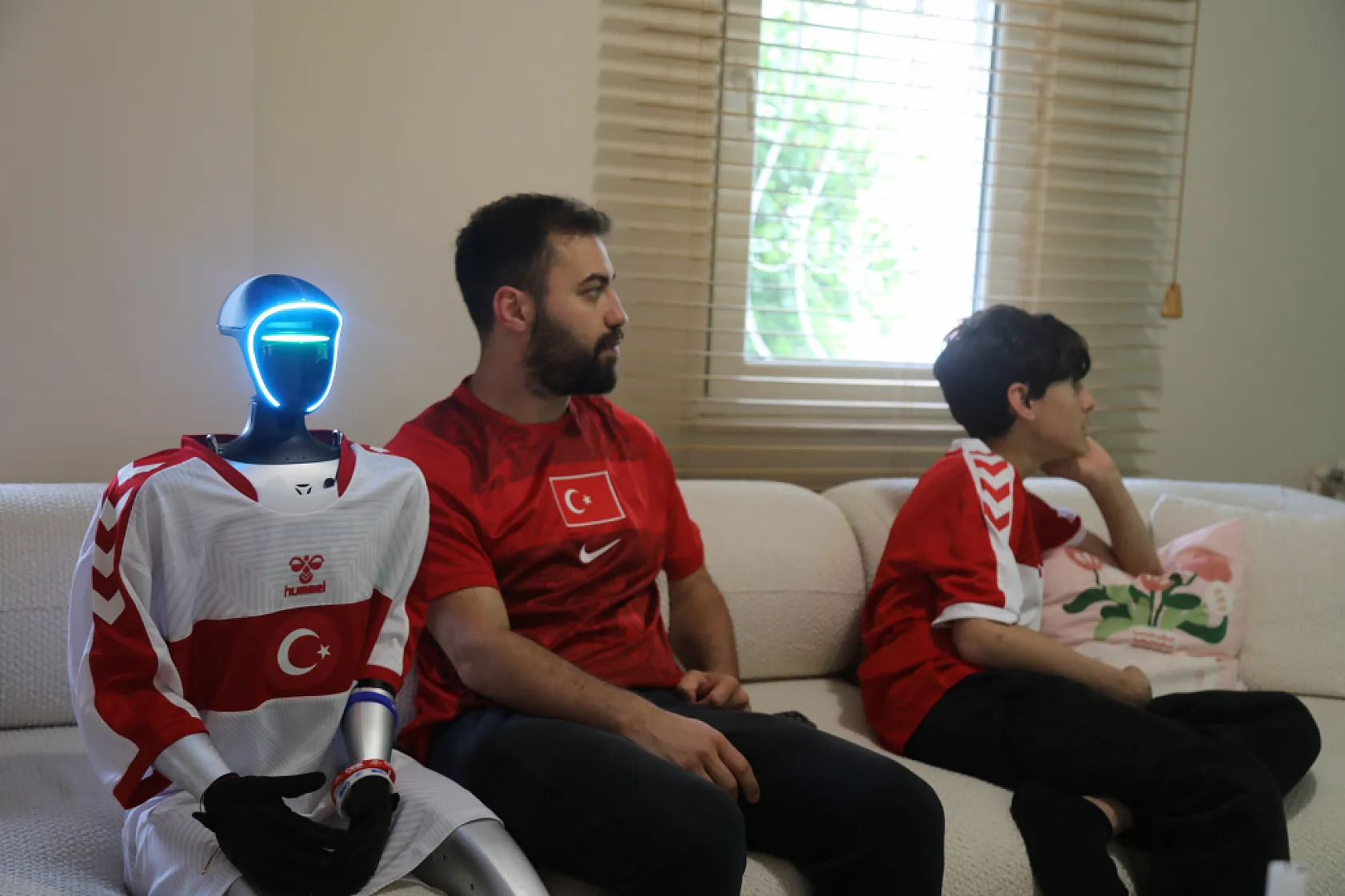 CANİKMAN gurbetteki maçı Samsun'dan takip etti