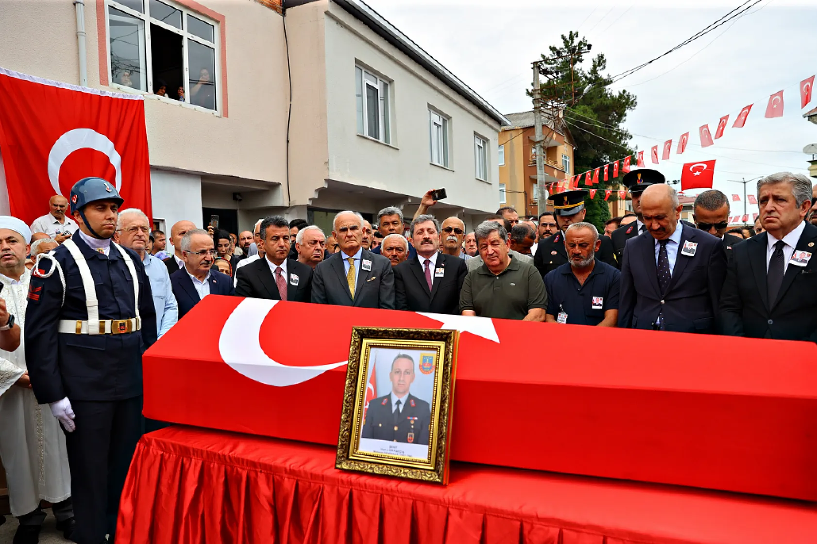 Şehit Jandarma Uzman Çavuş Mehmet Demirbaş Samsun'da son yolculuğuna uğurlandı