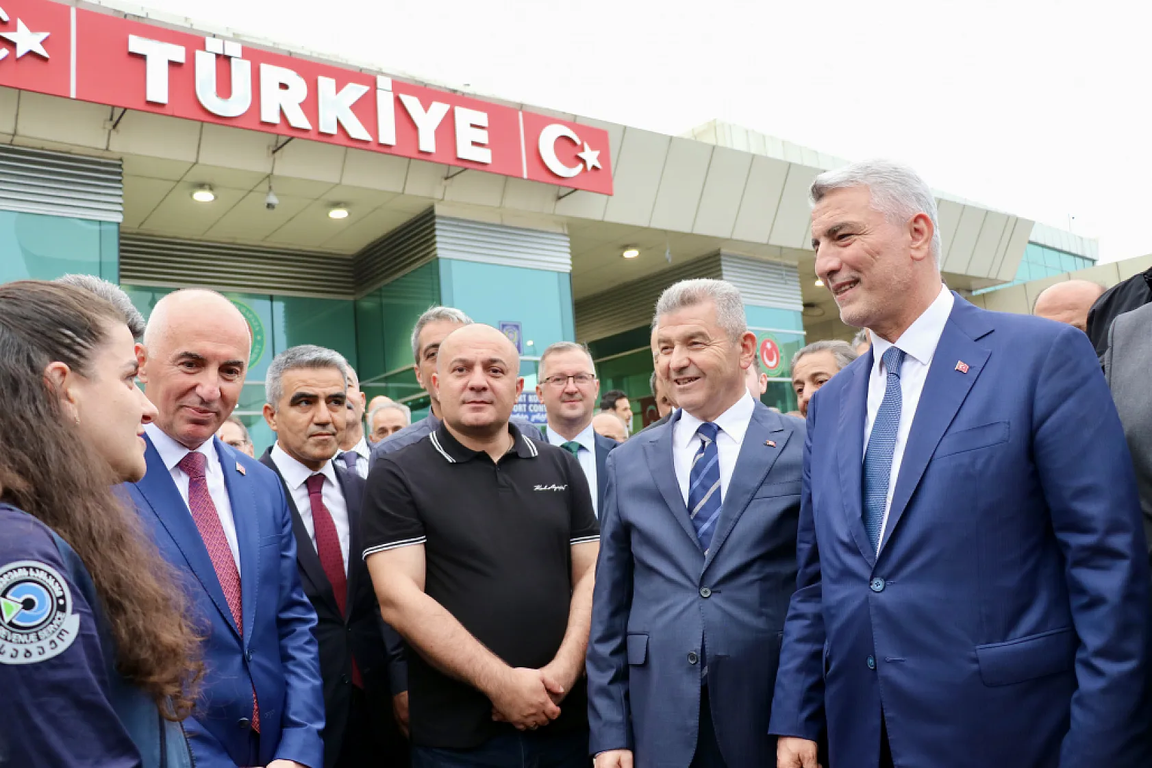 Ticaret Bakanı Bolat'tan Sarp Gümrük Kapısı'nda İnceleme