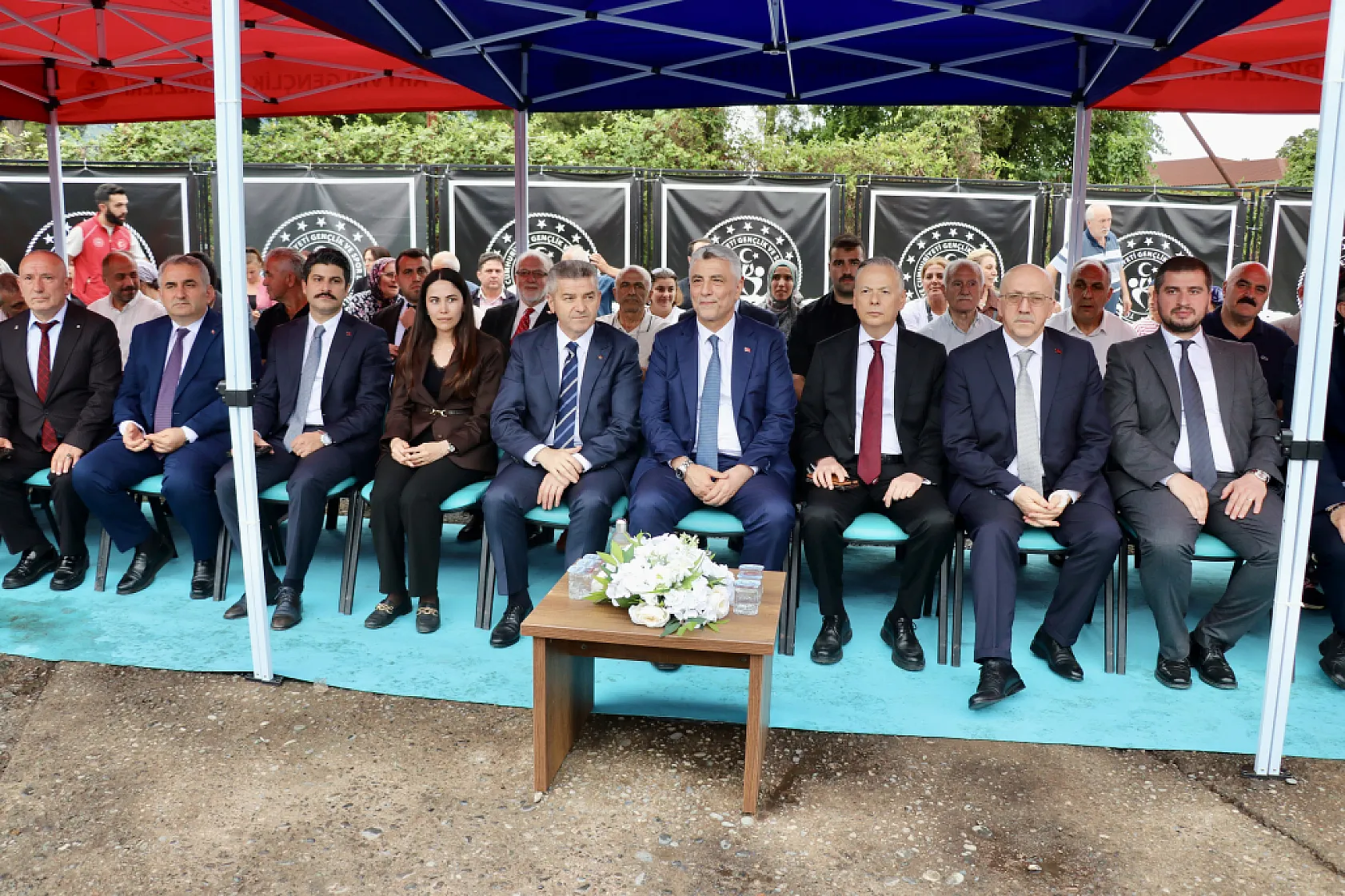 Ticaret Bakanı Bolat'tan Sarp Gümrük Kapısı'nda İnceleme