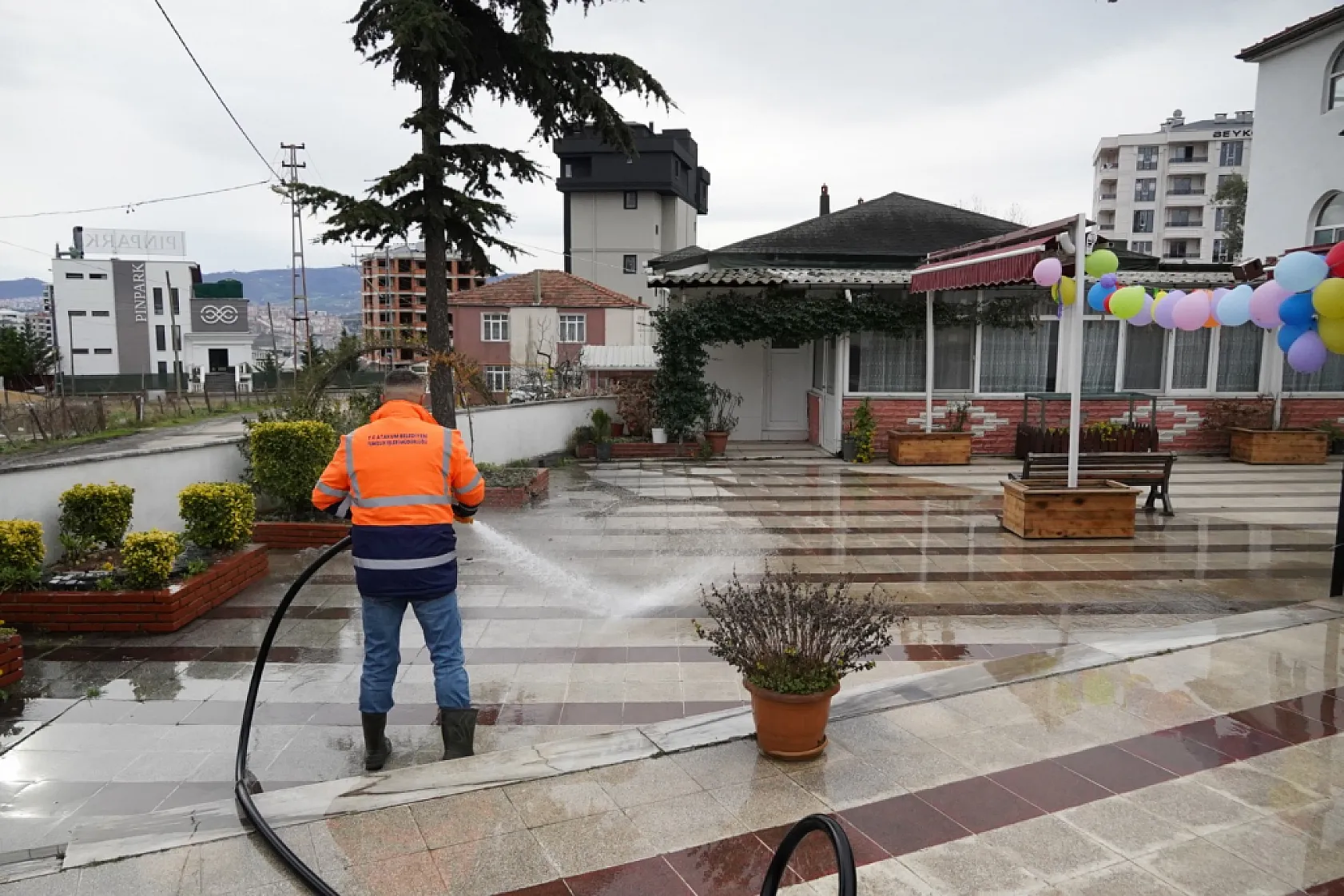 Atakum Belediyesi ekiplerinin yoğun Ramazan temizliği