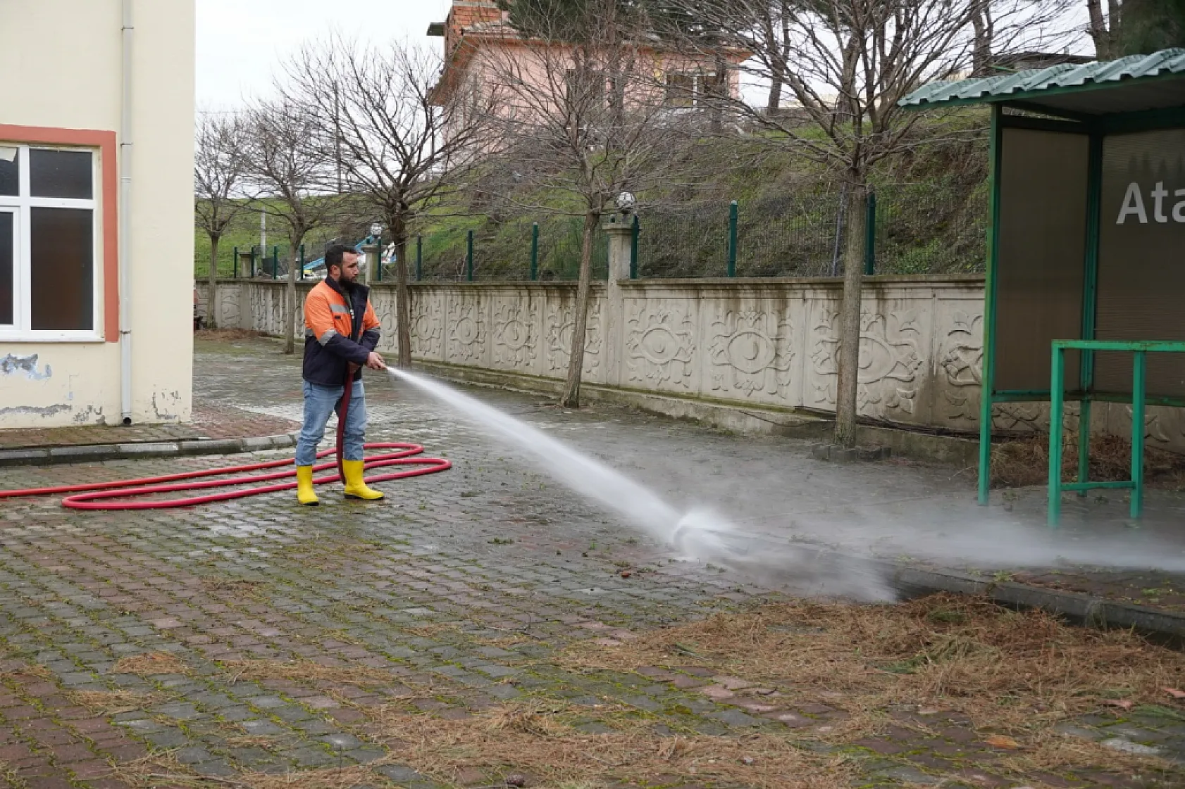 Atakum Belediyesi ekiplerinin yoğun Ramazan temizliği