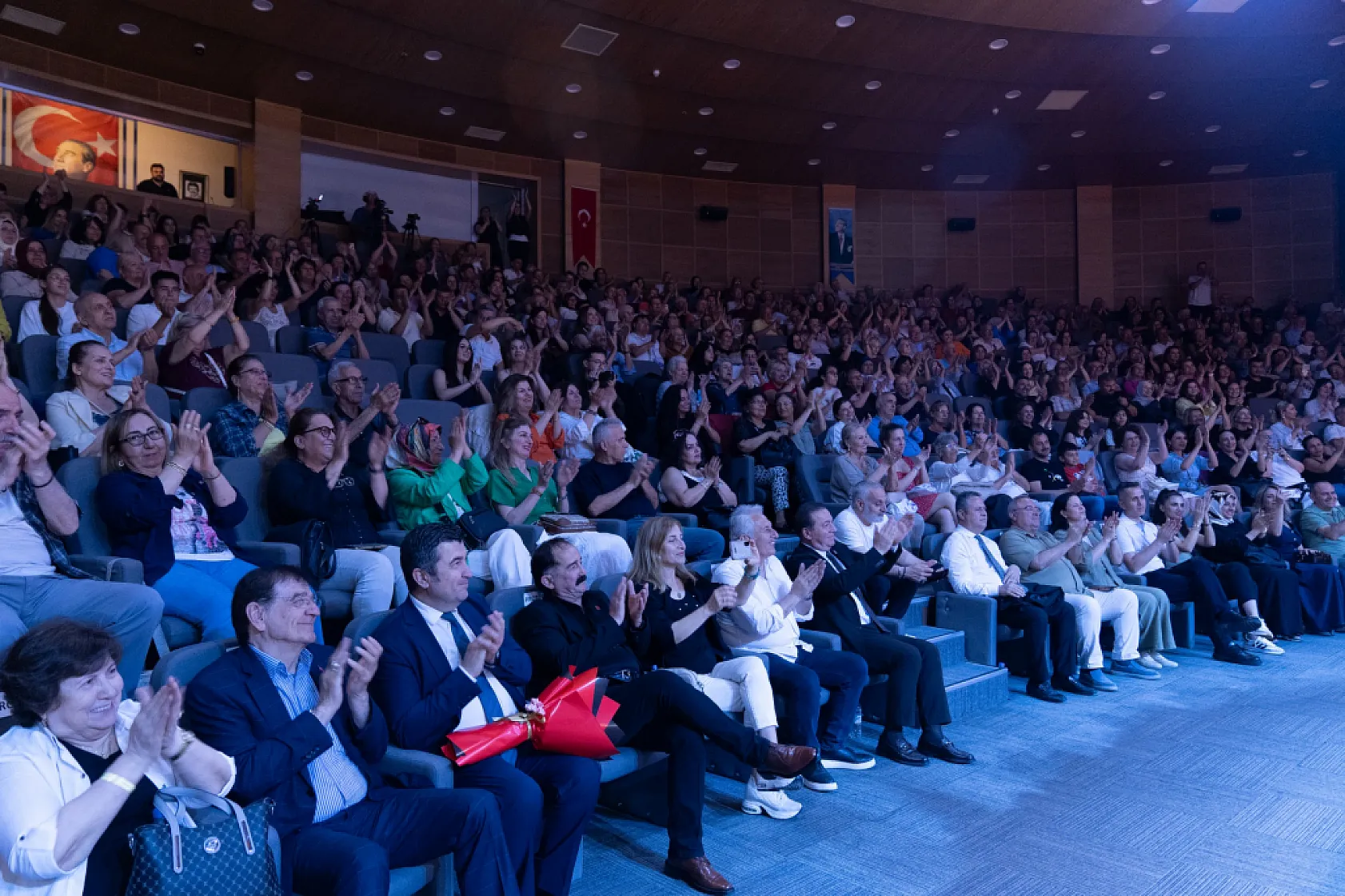Atakum Belediyesi Türk Sanat Müziği Korosunun 'Yaza Merhaba' konseri  yoğun ilgi gördü