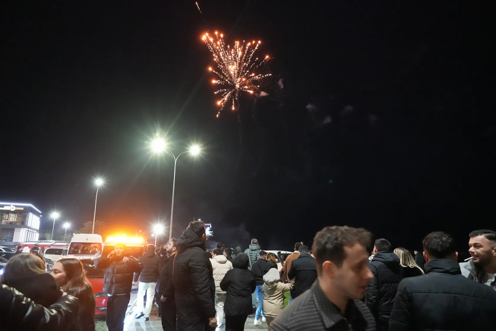 Samsun'da vatandaşlar yeni yıla meydanlarda girdi