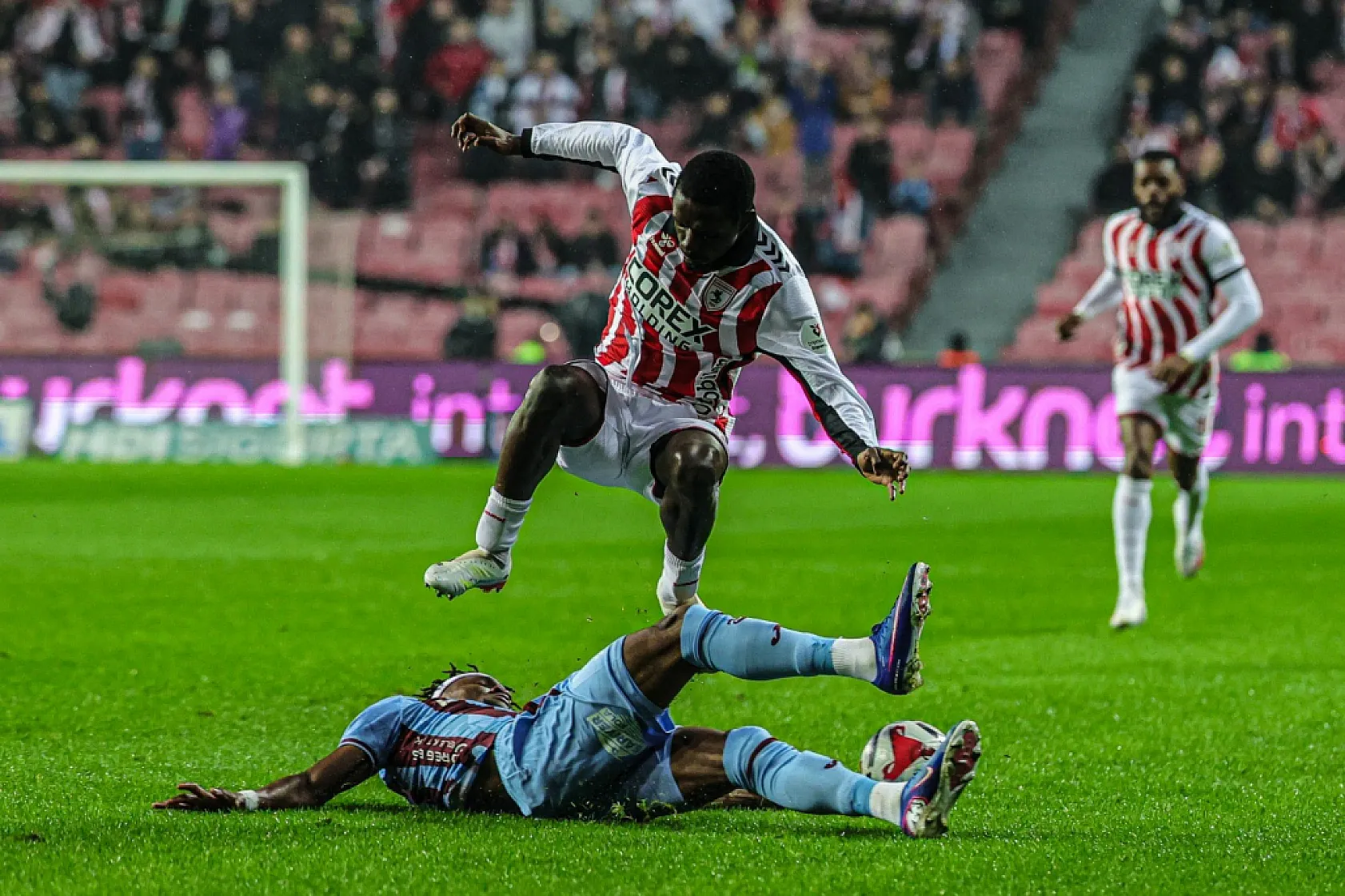 Karadeniz Derbisi Trabzonspor'un: 0-3