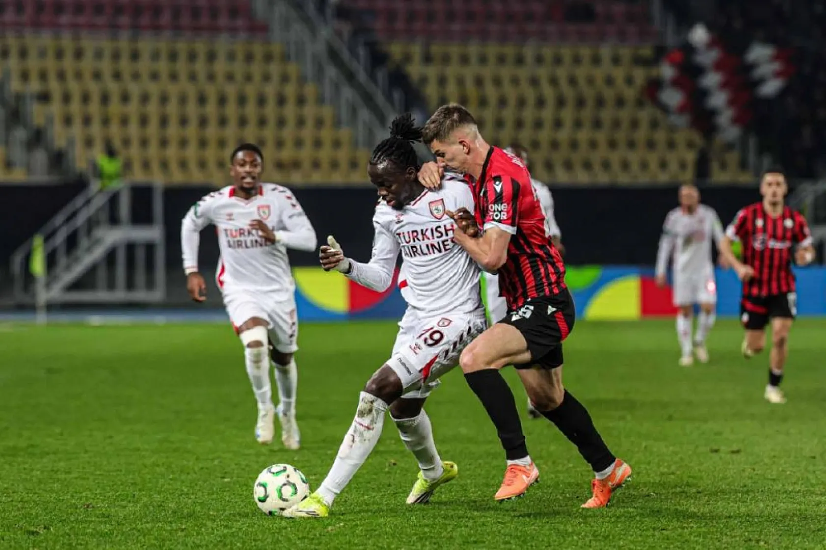 İlk yarıda gol sesi çıkmadı: KF Shkendija: 0 - Samsunspor: 0