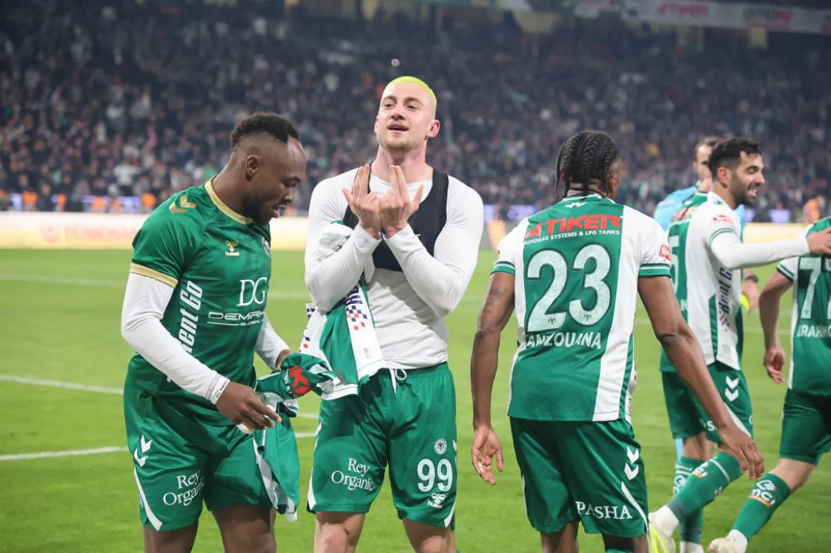 Zafer ev sabinin! Konyaspor: 2 - Galatasaray: 0