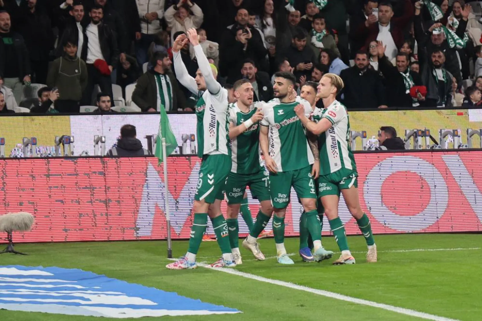 Zafer ev sabinin! Konyaspor: 2 - Galatasaray: 0