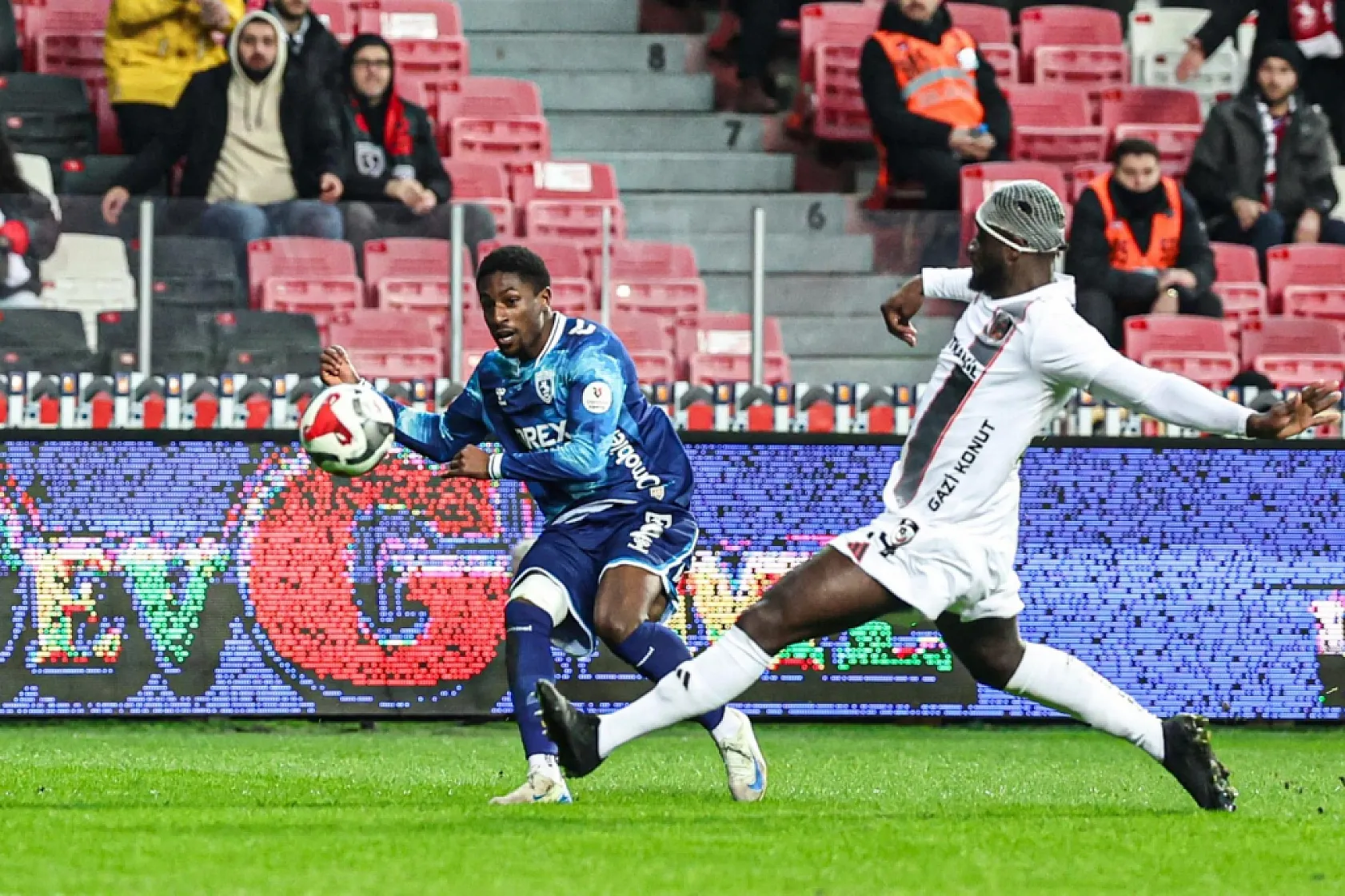 Samsunspor-Gaziantep FK Maçından Kareler