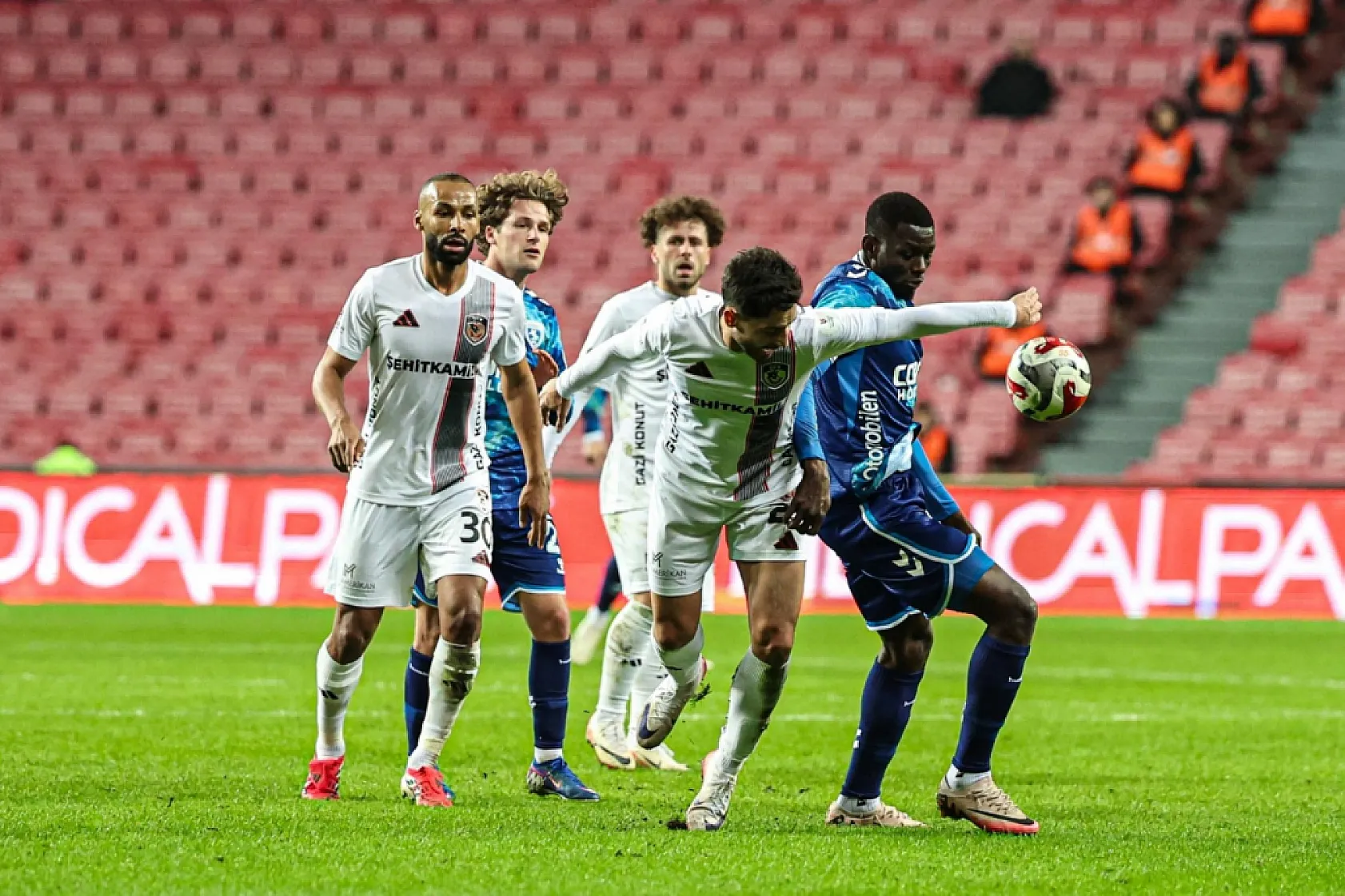 Samsunspor-Gaziantep FK Maçından Kareler