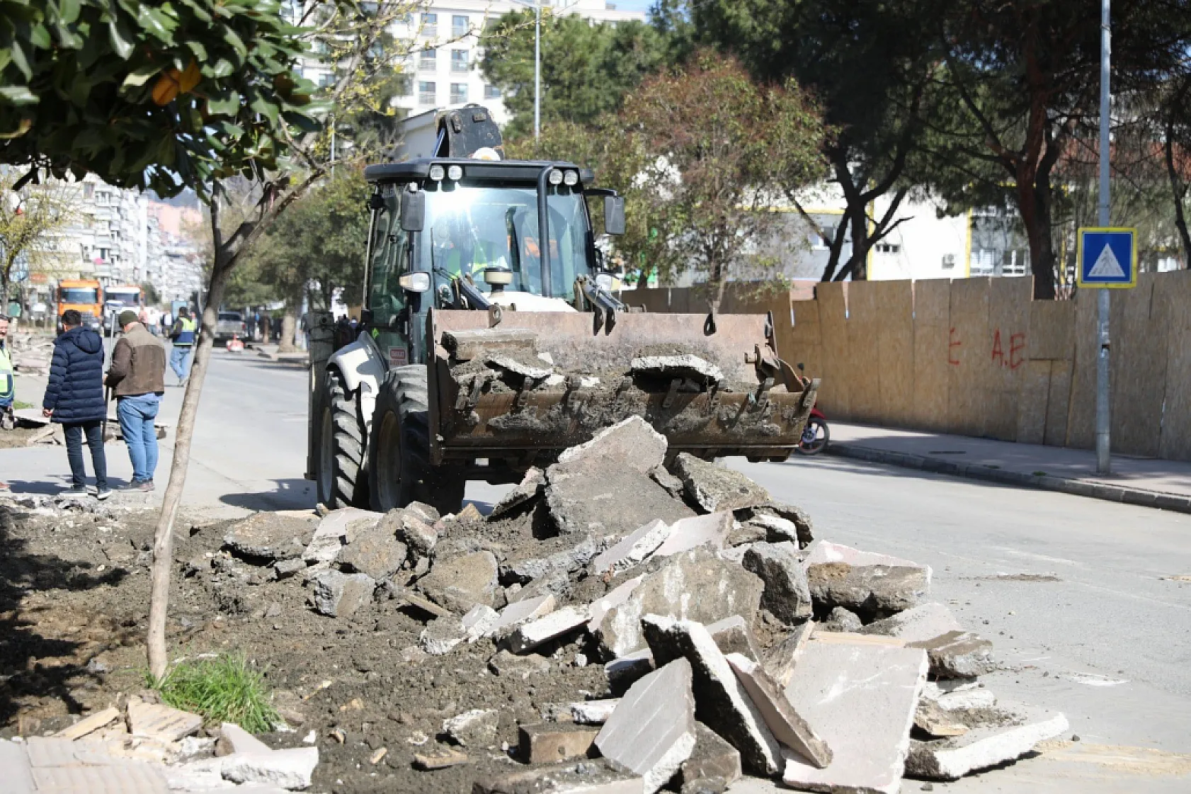 Samsun'da yol atağı: İstiklal Caddesi trafiğe kapatıldı