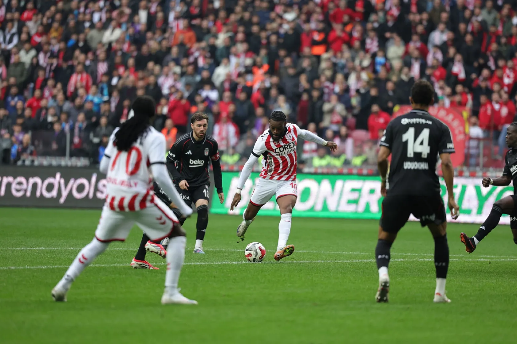 Samsunspor Beşiktaş'ı Perişan Etti! Yazarlar Tek Ses 'Skor Daha Farklı Olabilirdi!'