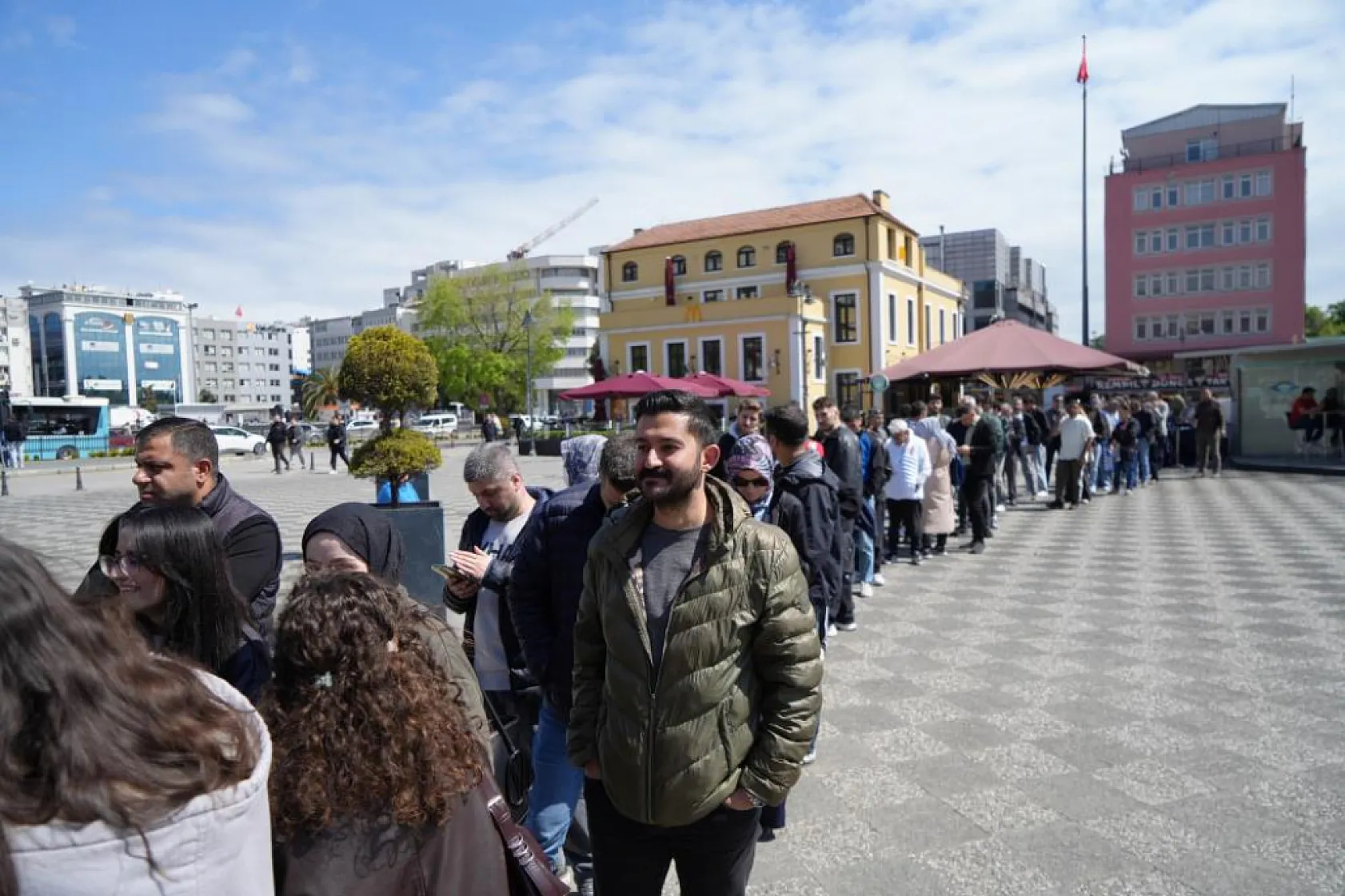 Samsun'da şampiyonluk heyecanı bilet kuyruklarını uzattı