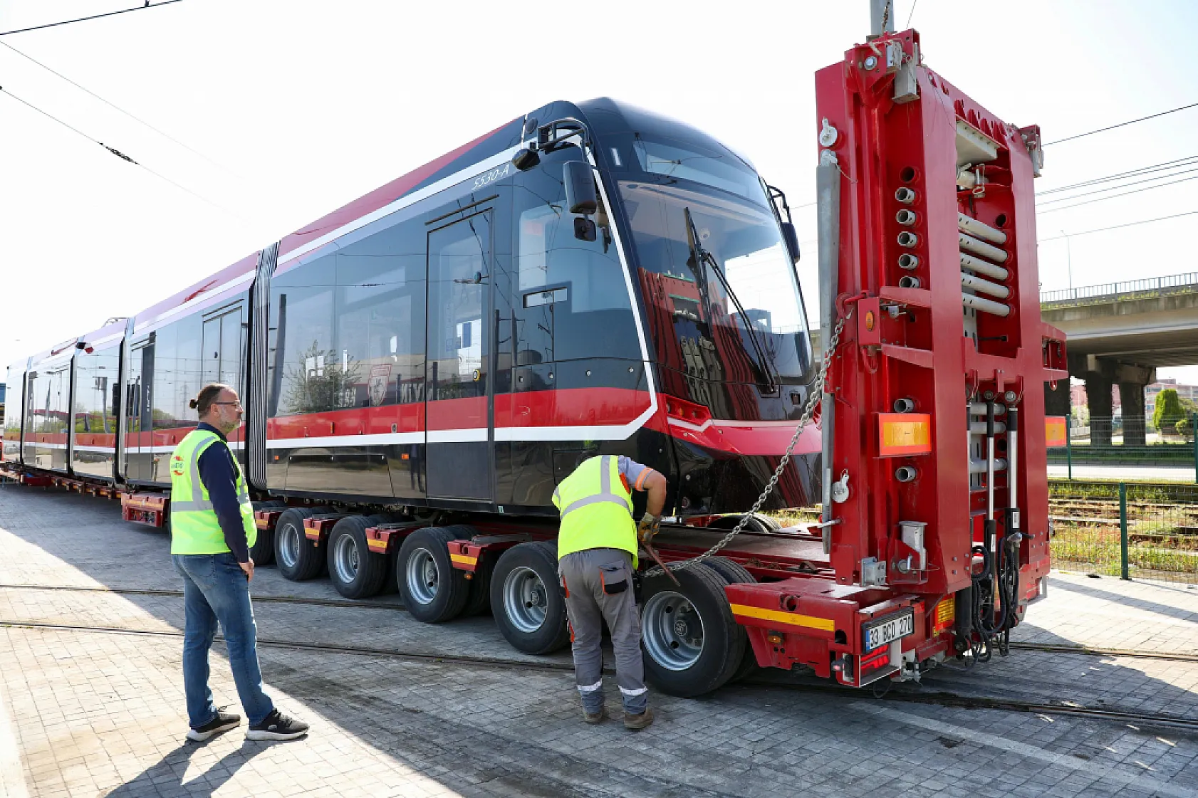 Samsun'da Yeni Tramvay Dönemi Başladı: İlk Araç Şehre Ulaştı