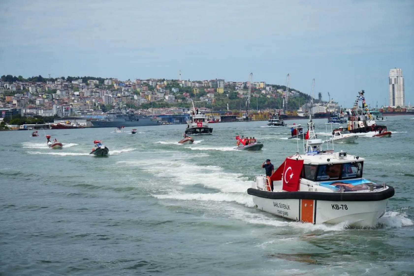 Samsun'da 19 Mayıs Kutlamalarında Deniz Geçişi Büyük İlgi Gördü