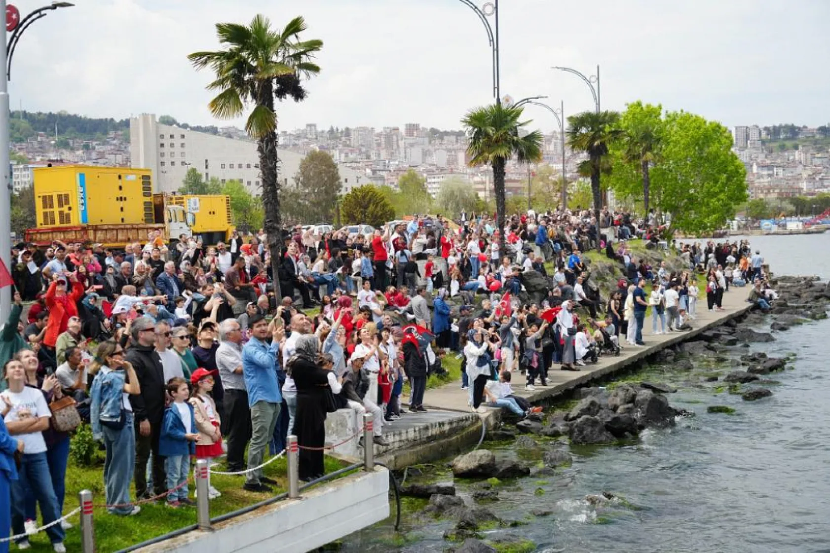 Samsun'da 19 Mayıs Kutlamalarında Deniz Geçişi Büyük İlgi Gördü