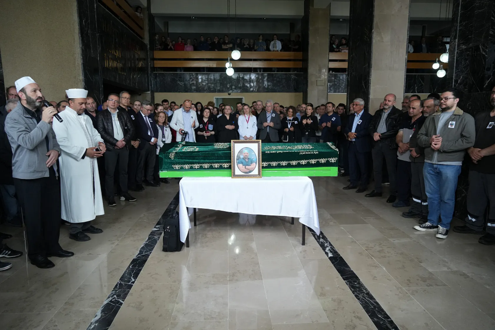 OMÜ'yü Yasa Boğan Veda: Dr. Yunus Emre Durmuş Son Yolculuğuna Uğurlandı
