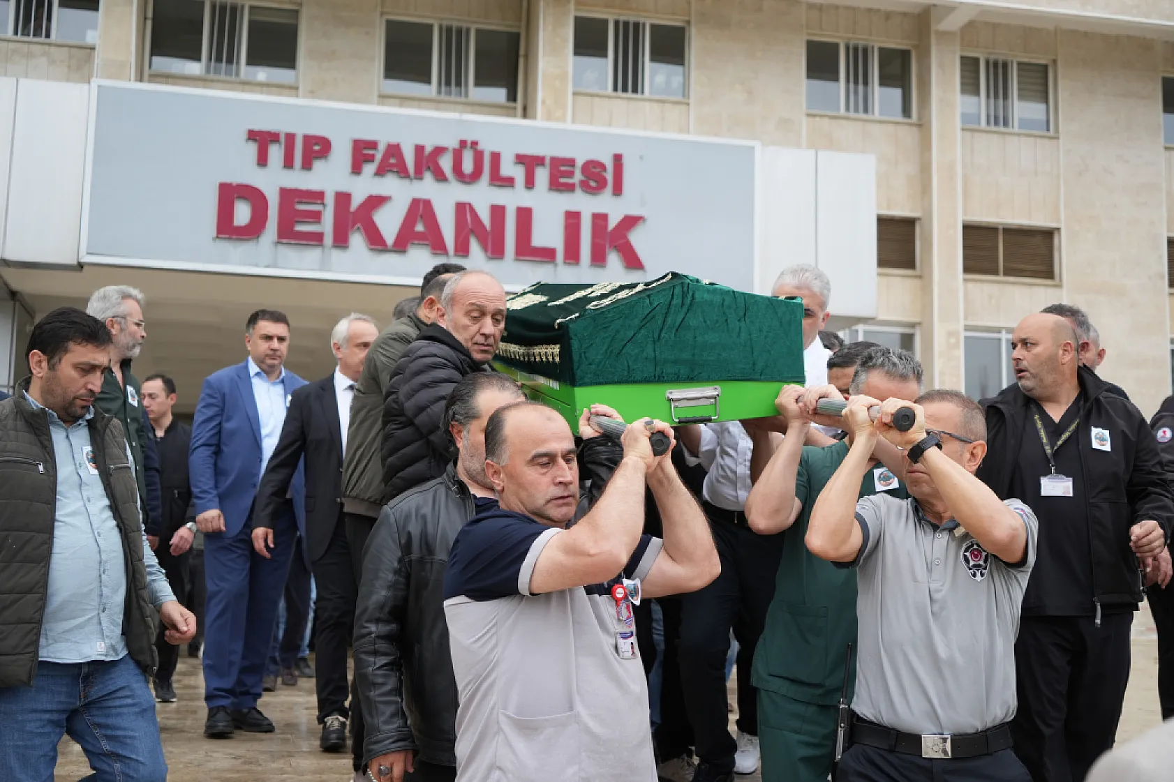 OMÜ'yü Yasa Boğan Veda: Dr. Yunus Emre Durmuş Son Yolculuğuna Uğurlandı
