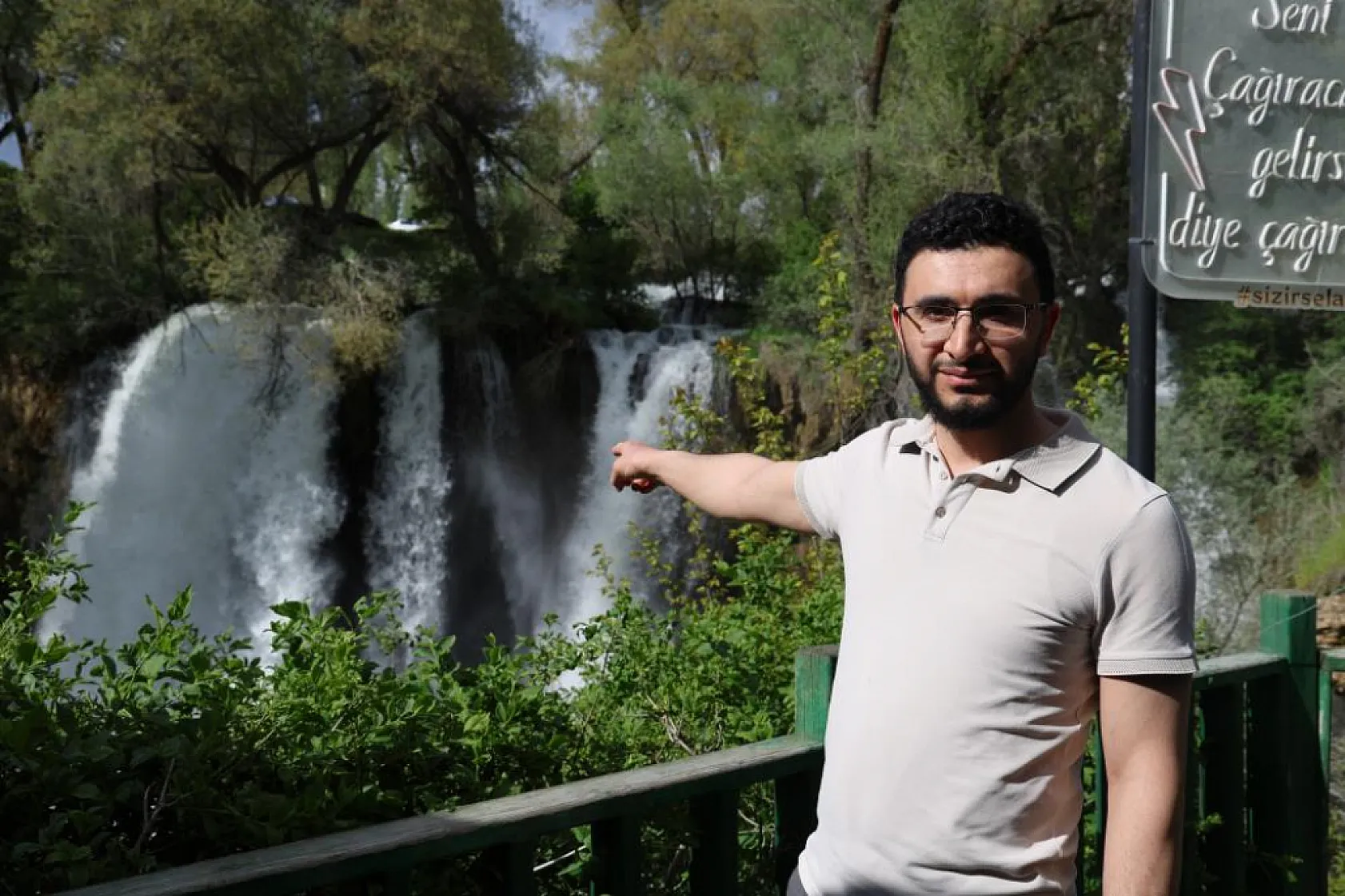 Sızır Şelalesi Coştu, Ahşap Köprü Dayanamadı
