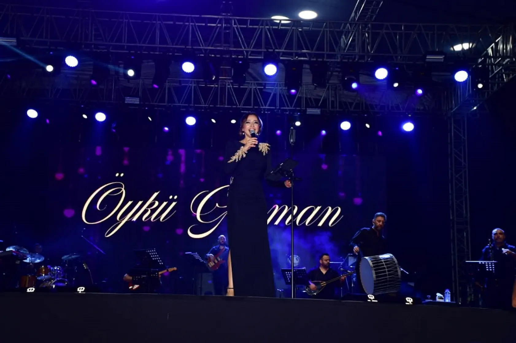 Terme Yaz Festivali coşkuyla başladı: Öykü Gürman sahnesi büyük ilgi gördü