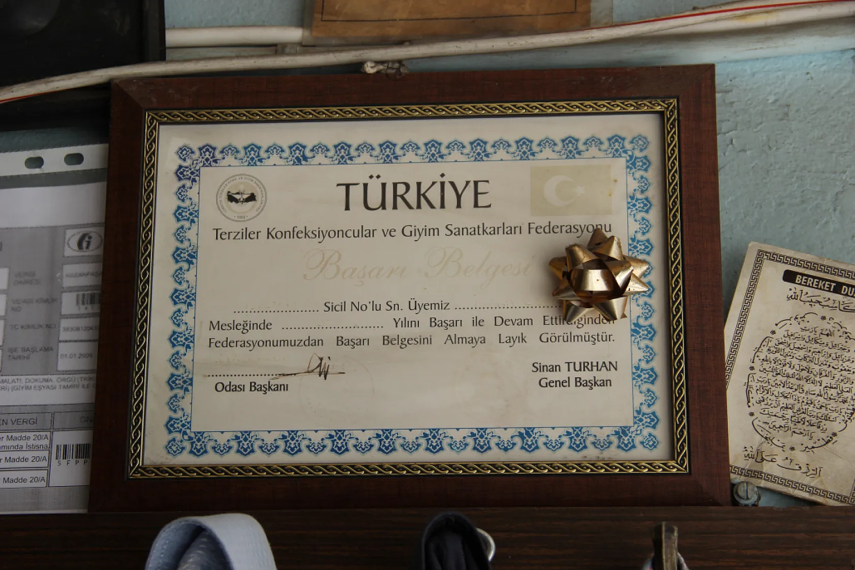 59 yıldır iğne ve iplikle hayatını kazanıyor