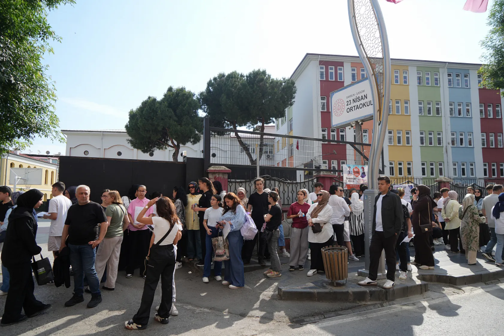 Hayallerindeki liseye girmek için yarıştılar
