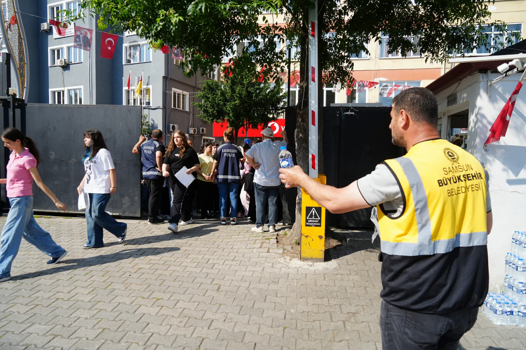 Hayallerindeki liseye girmek için yarıştılar