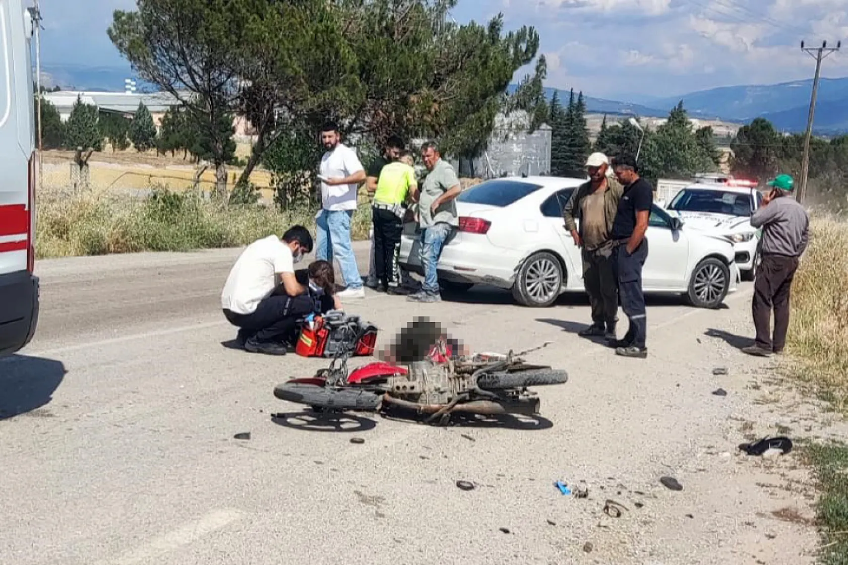 Amasya'da otomobil ile motosiklet çarpıştı: 65 yaşındaki sürücü yaşamını yitirdi