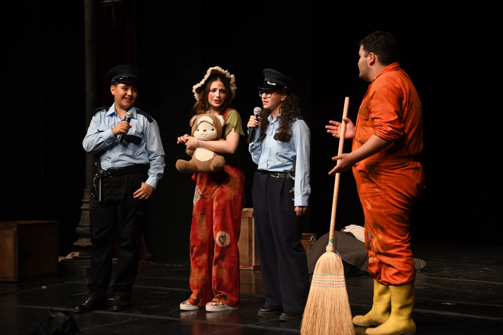 Osmangazi'de gençlerin tiyatro performansı damga vurdu