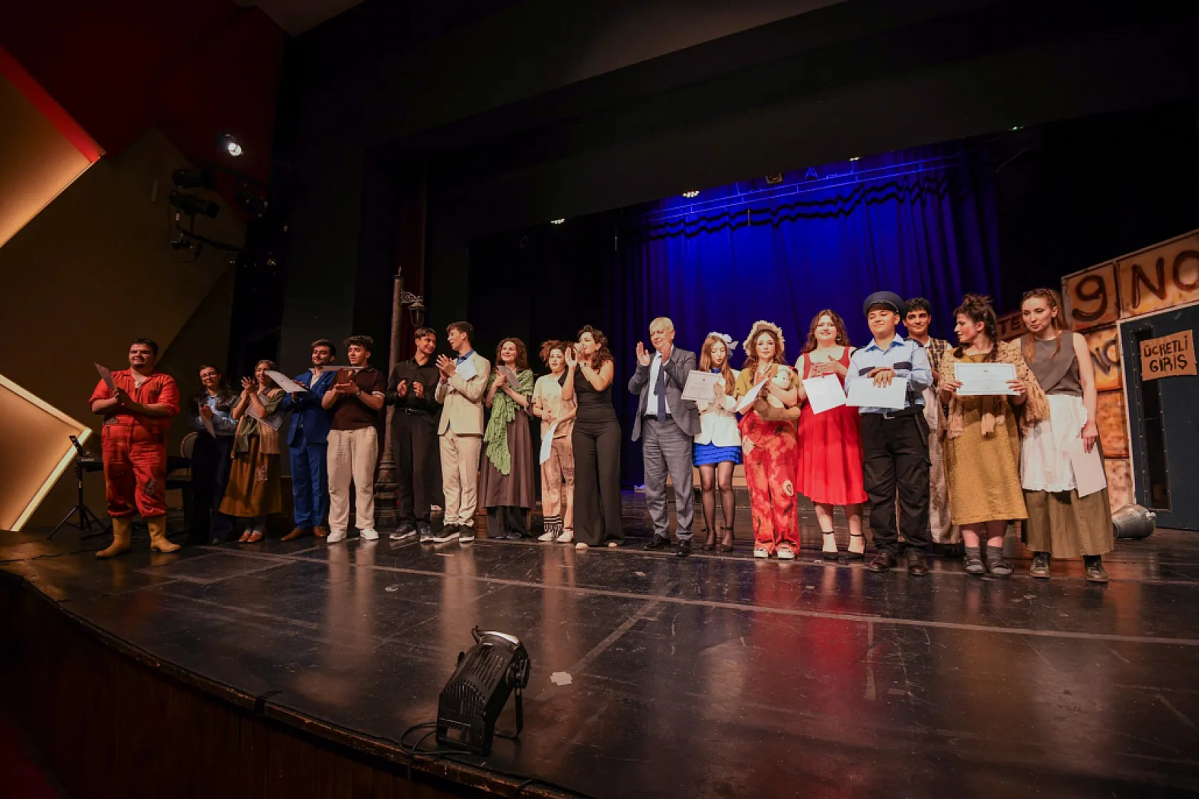 Osmangazi'de gençlerin tiyatro performansı damga vurdu