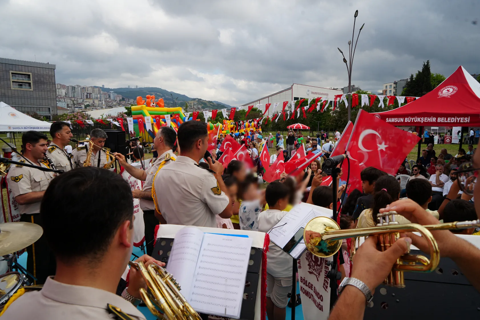 311 Çocuk ve Koruyucu Aileleri Şenlikte Buluştu