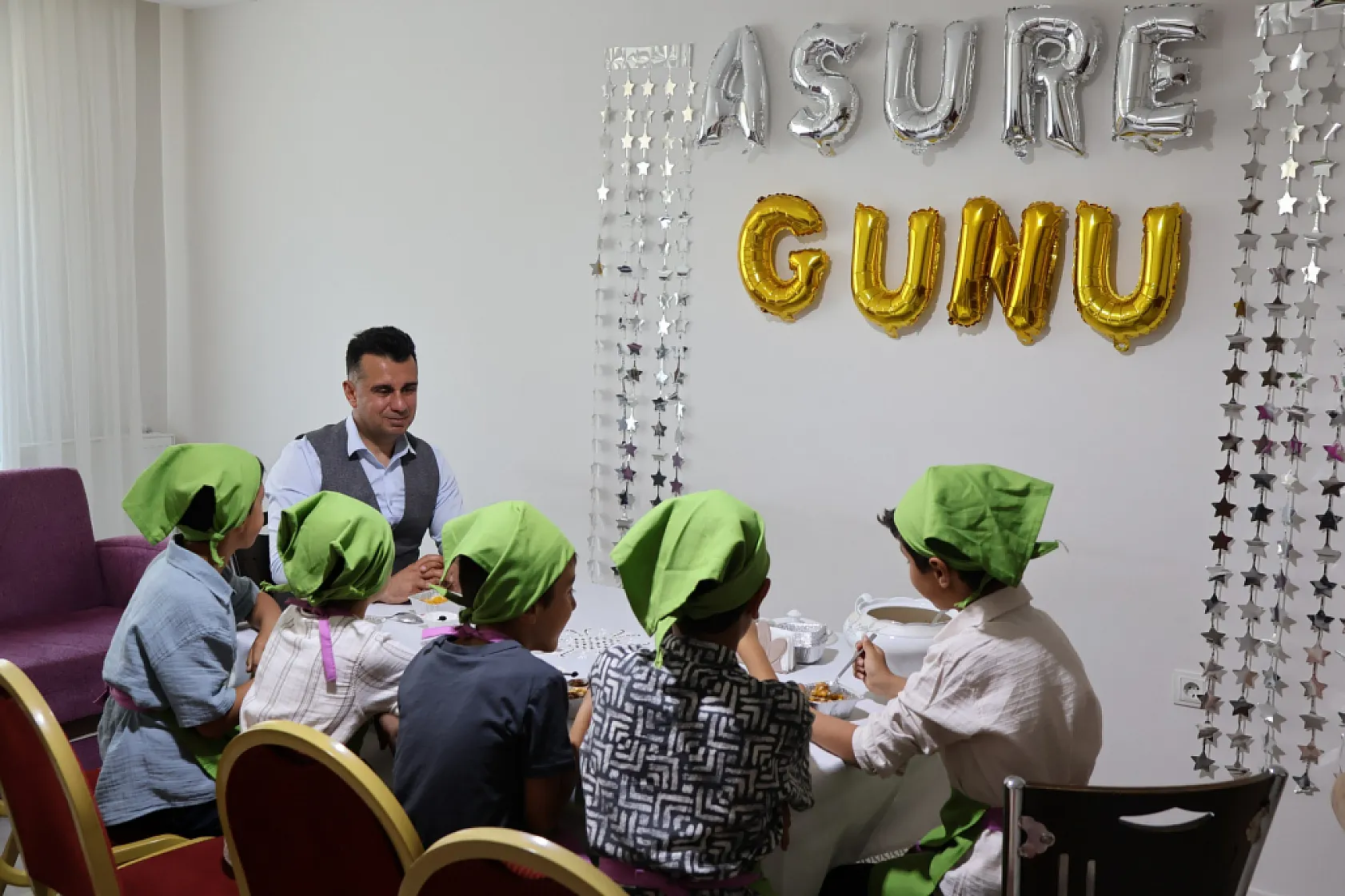Koruma altındaki çocuklar aşure geleneğini yaşattı