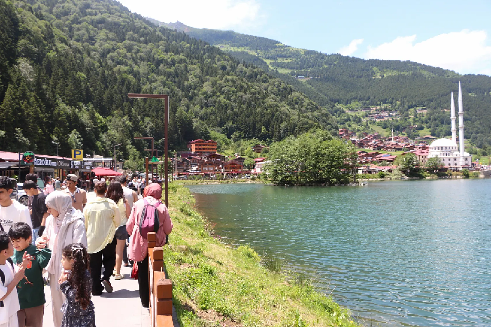 Uzungöl'de turizm sezonu temmuzla birlikte hareketlendi