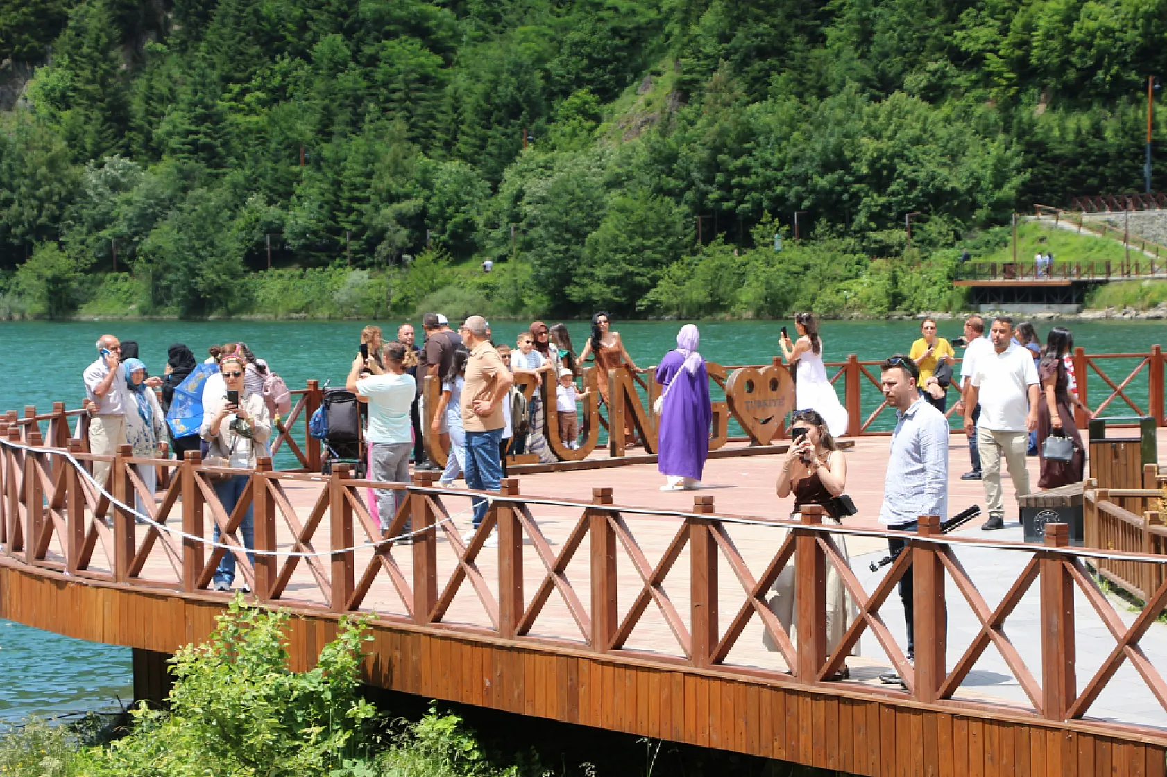 Uzungöl'de turizm sezonu temmuzla birlikte hareketlendi