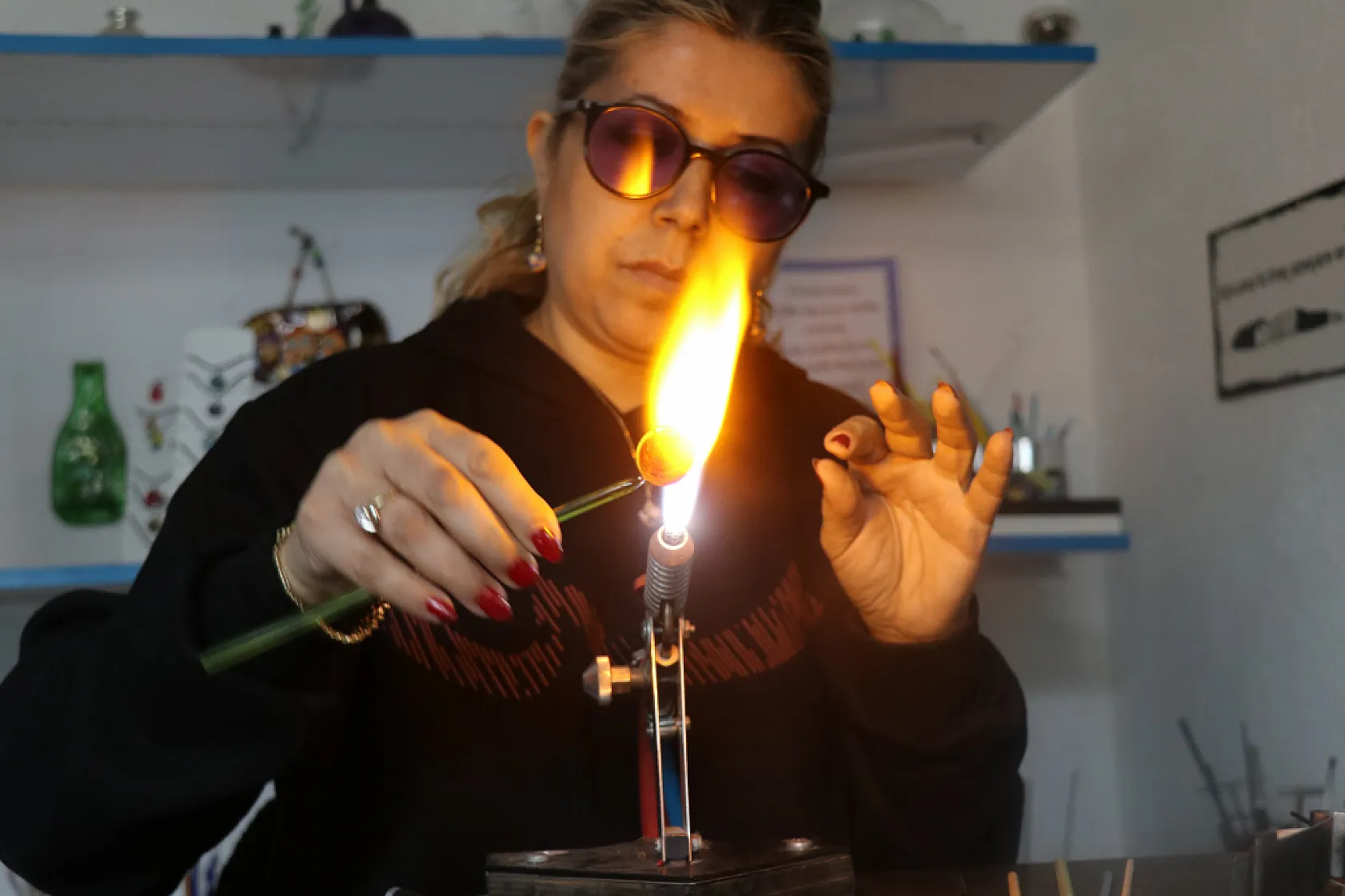 Bin 200 derecelik ateşte sanata hayat veriyor